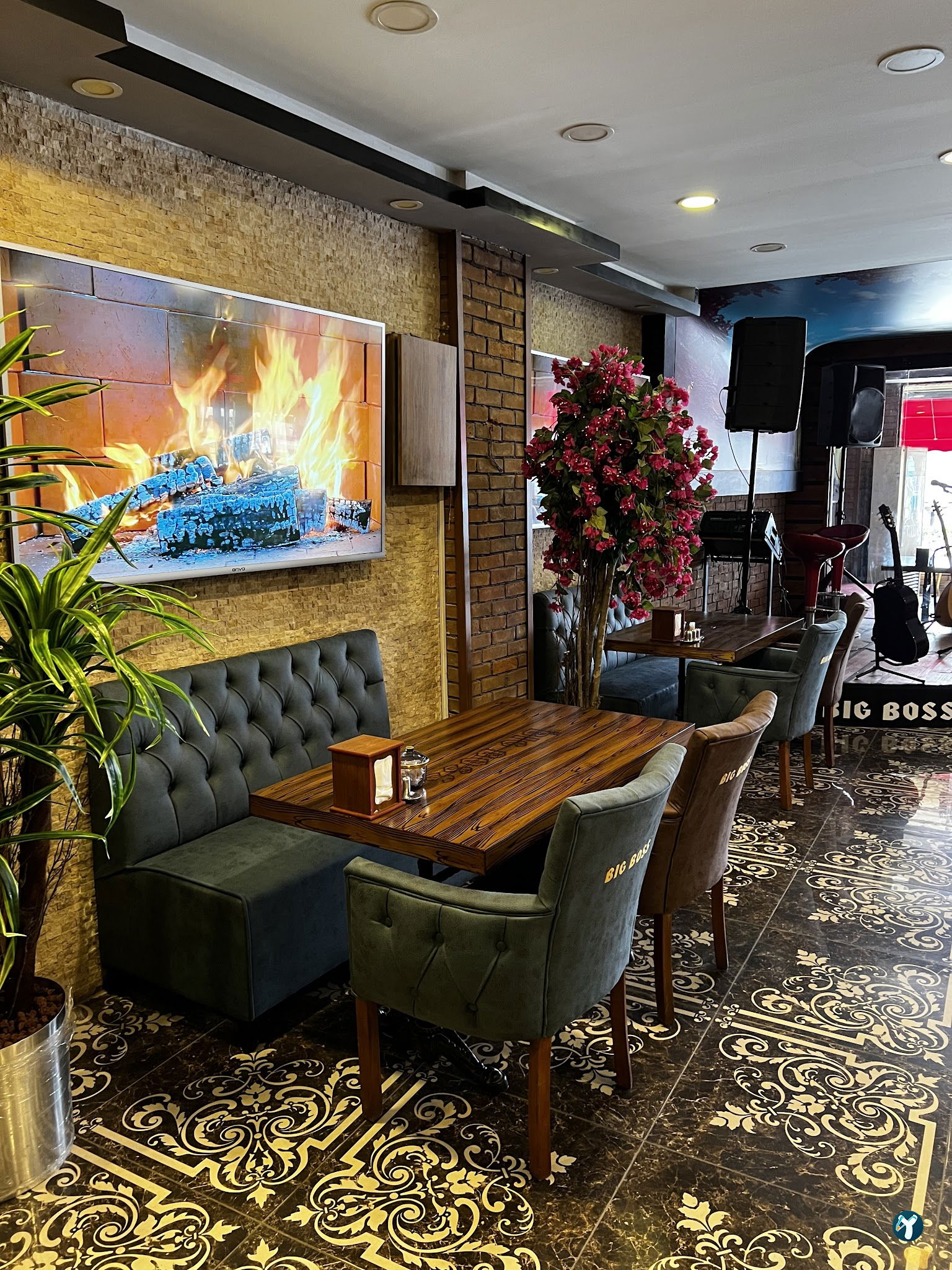 Big Boss Cafe