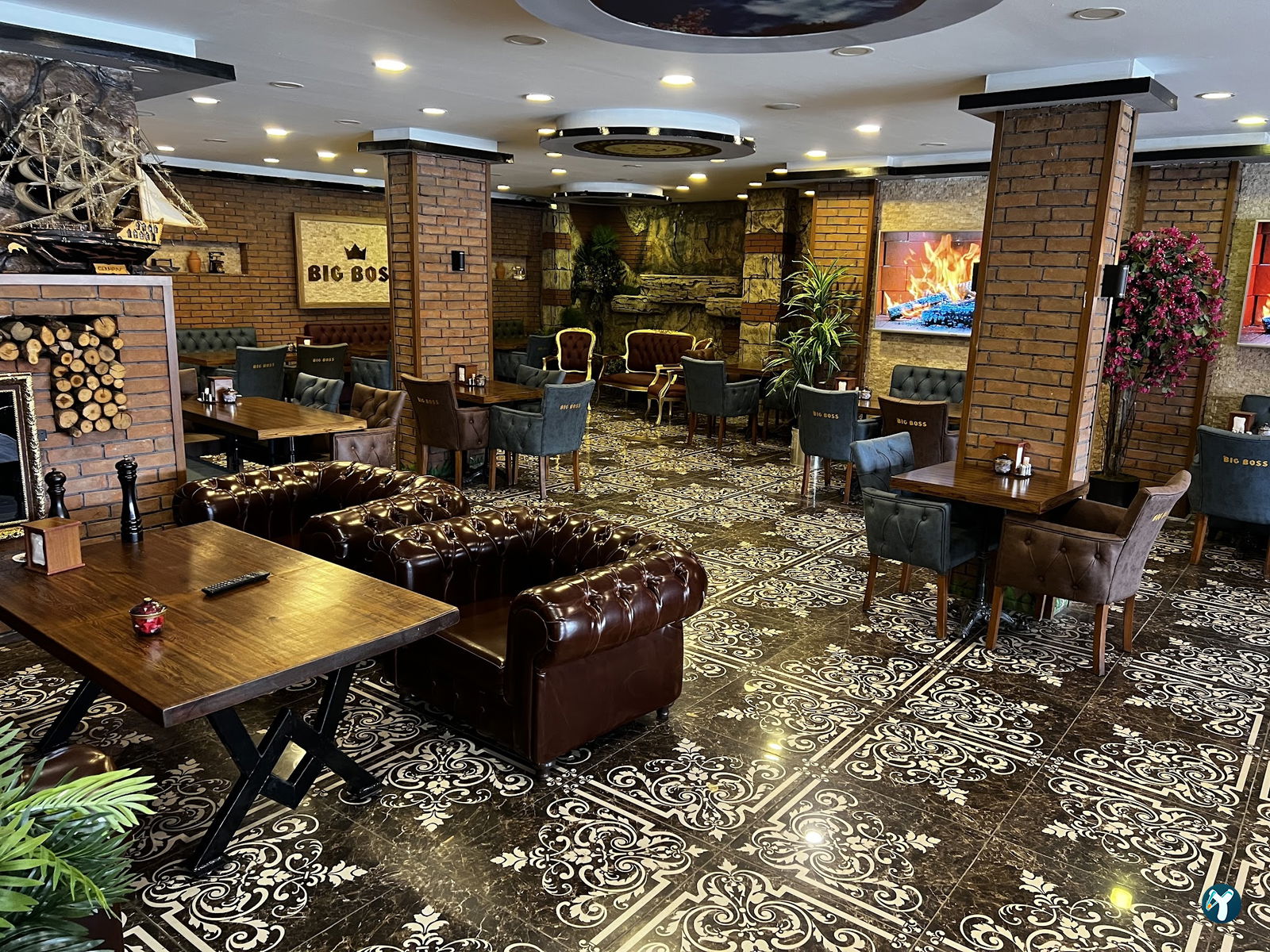 Big Boss Cafe