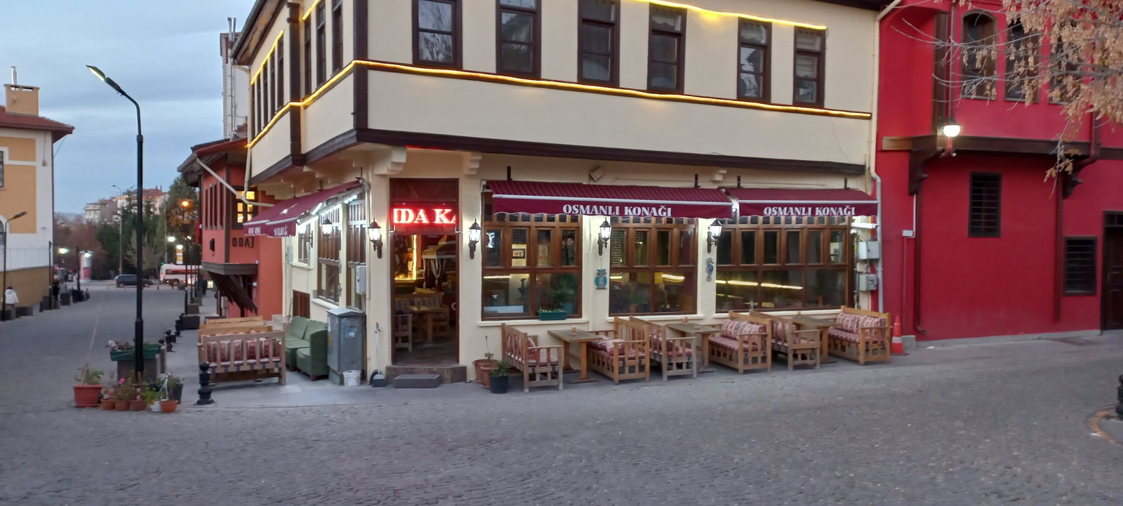 Osmanlı Konağı Ve Nargile Kafe