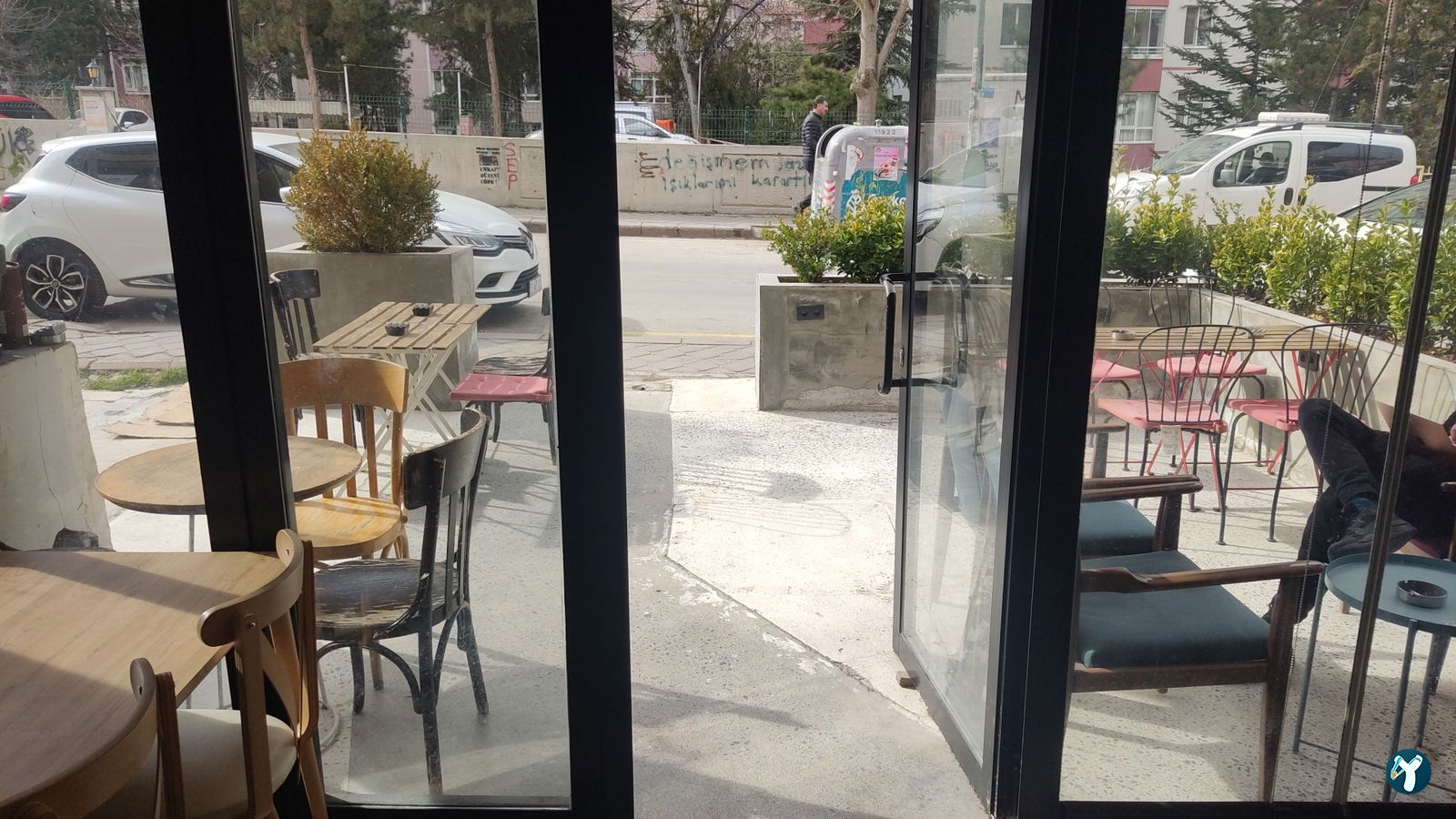 Momo Coffee House