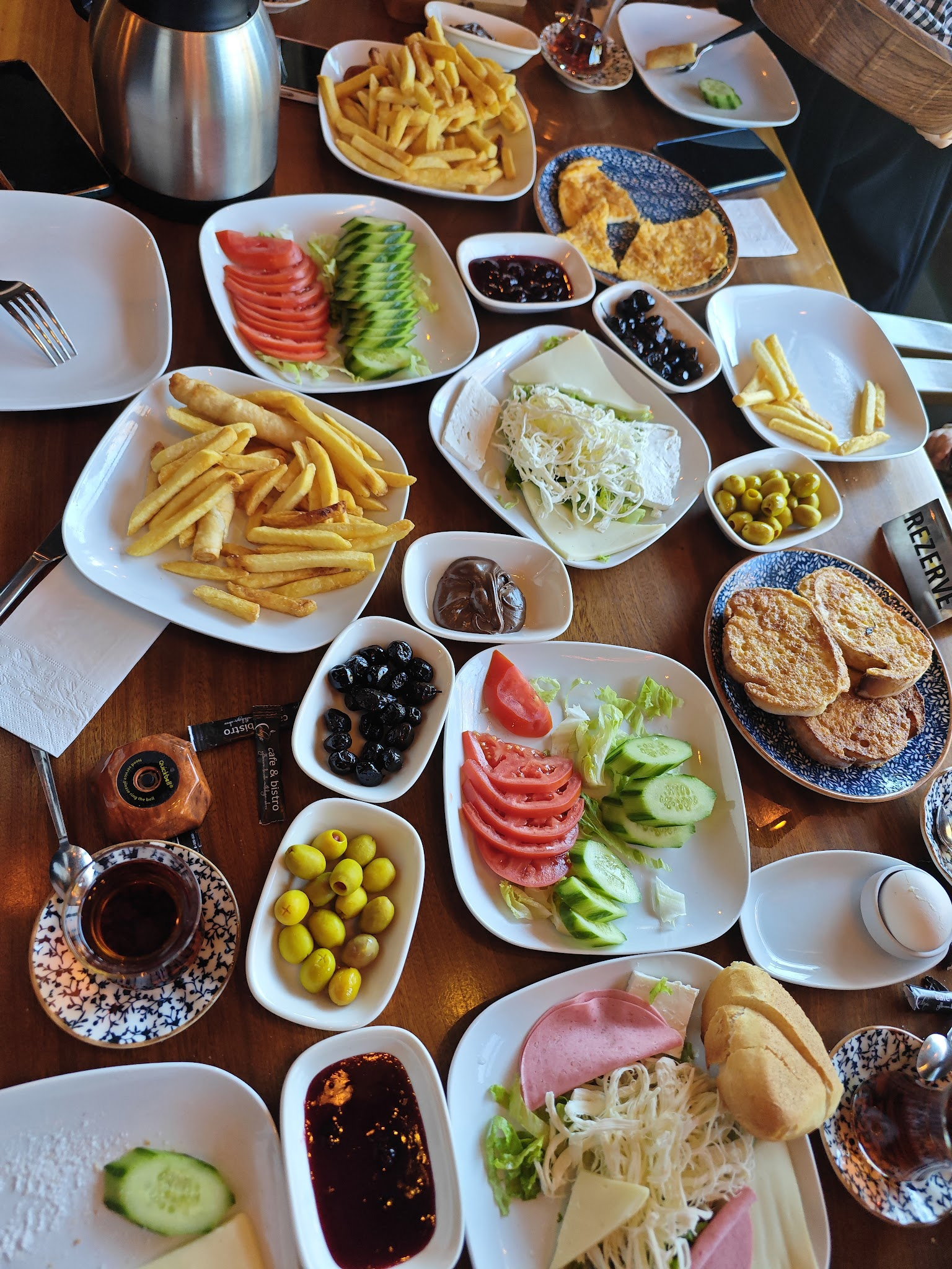 Elma Cafe&Bistro - Eskişehir Serpme Kahvaltı Mekanı