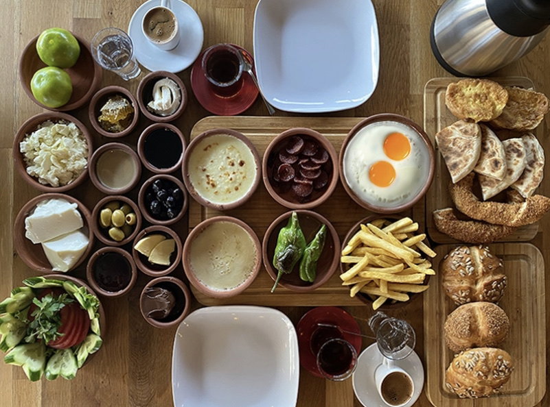 Elma Cafe&Bistro - Eskişehir Serpme Kahvaltı Mekanı