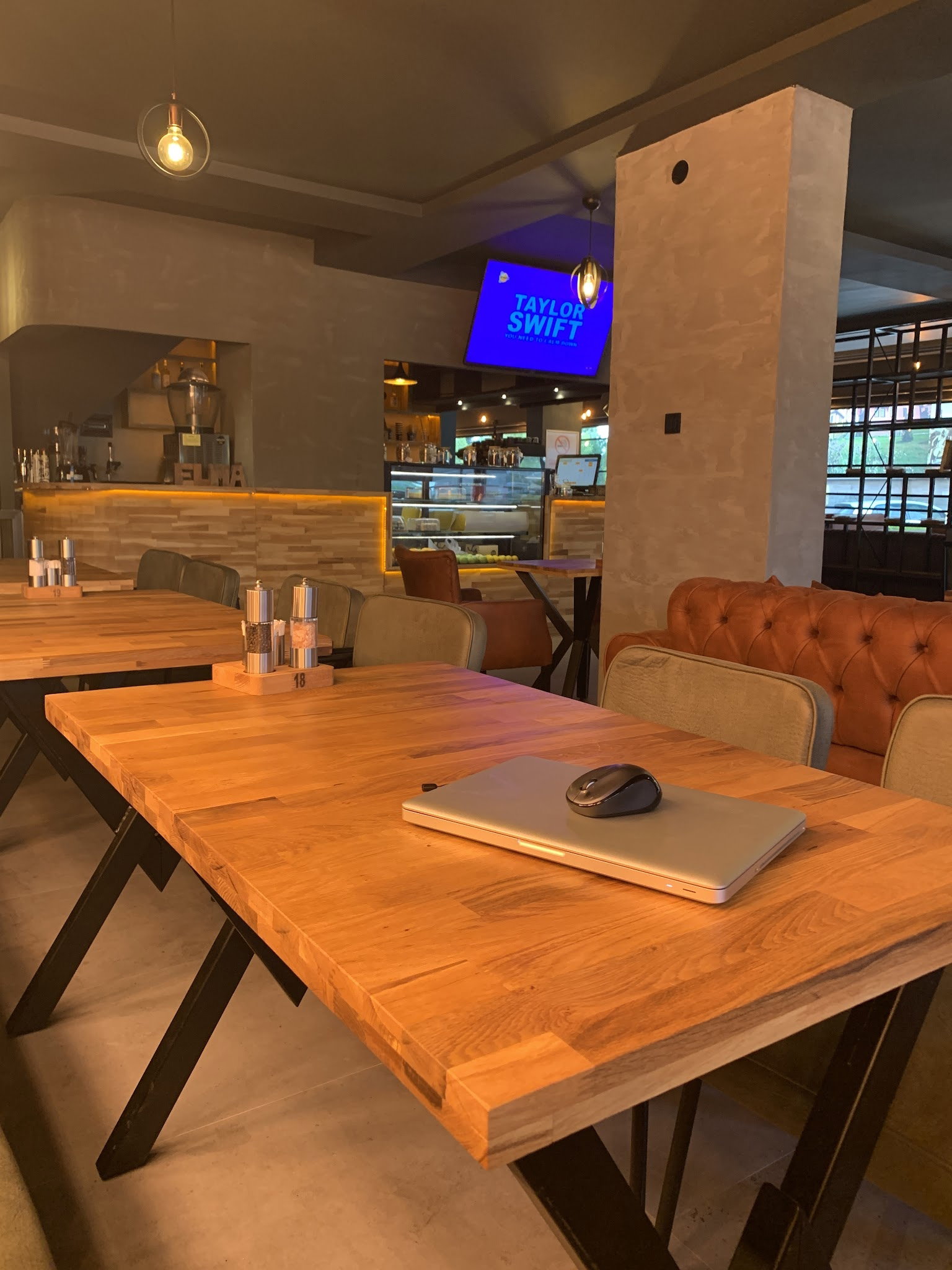 Elma Cafe&Bistro - Eskişehir Serpme Kahvaltı Mekanı