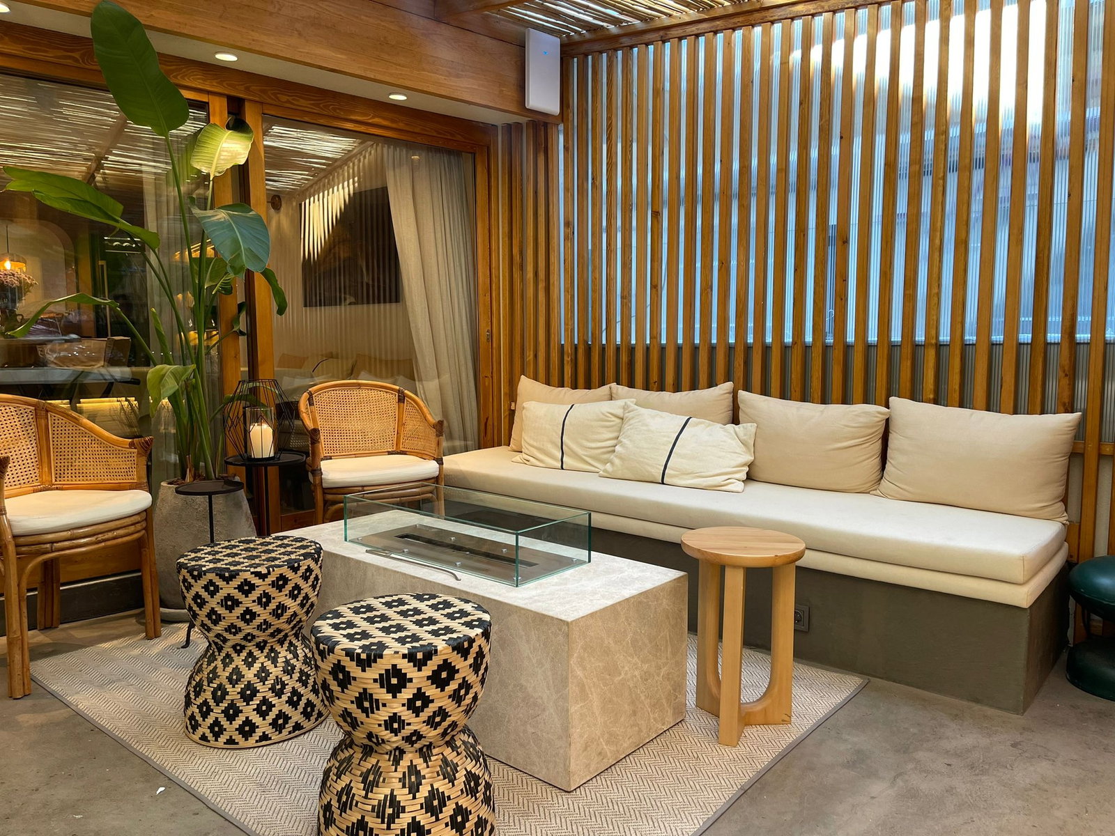 The Red Balloon Restoran & Bar