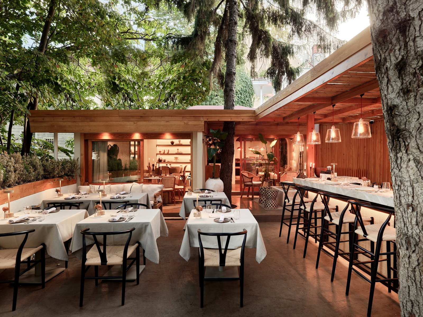 The Red Balloon Restoran & Bar