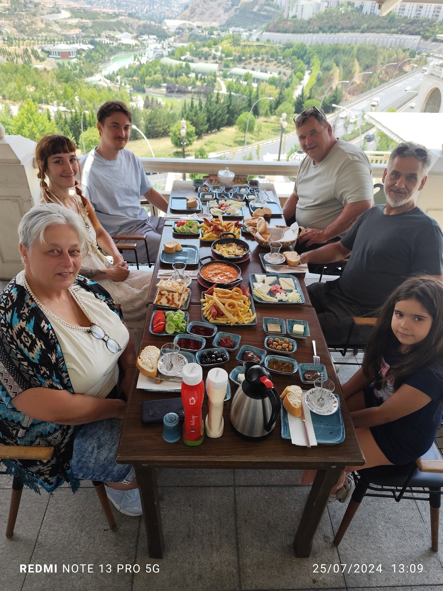 Mihman Cafe & Pastane