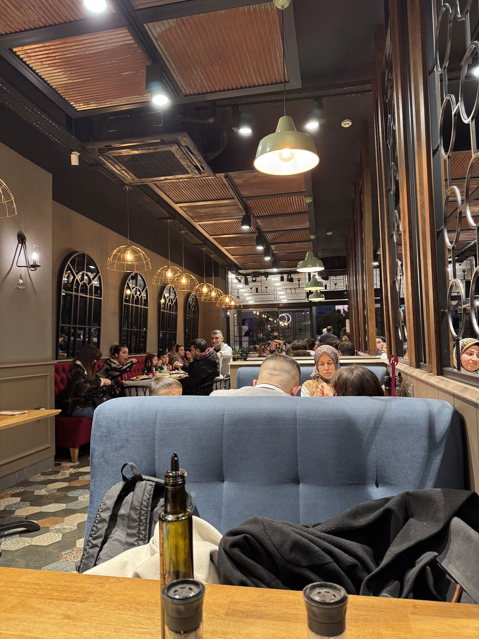 Tavuk Dünyası 01 Adana Türkmenbaşı