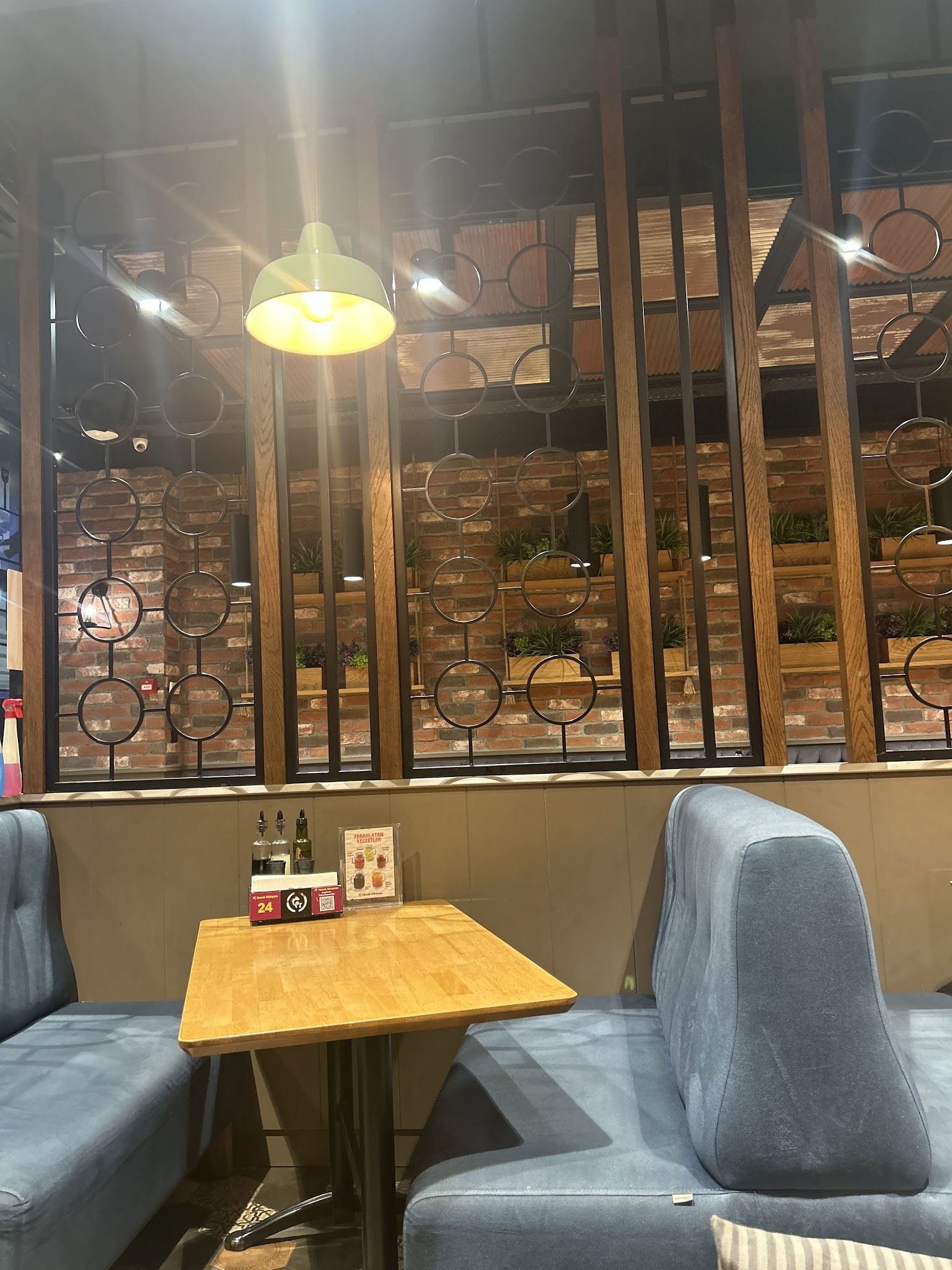 Tavuk Dünyası 01 Adana Türkmenbaşı