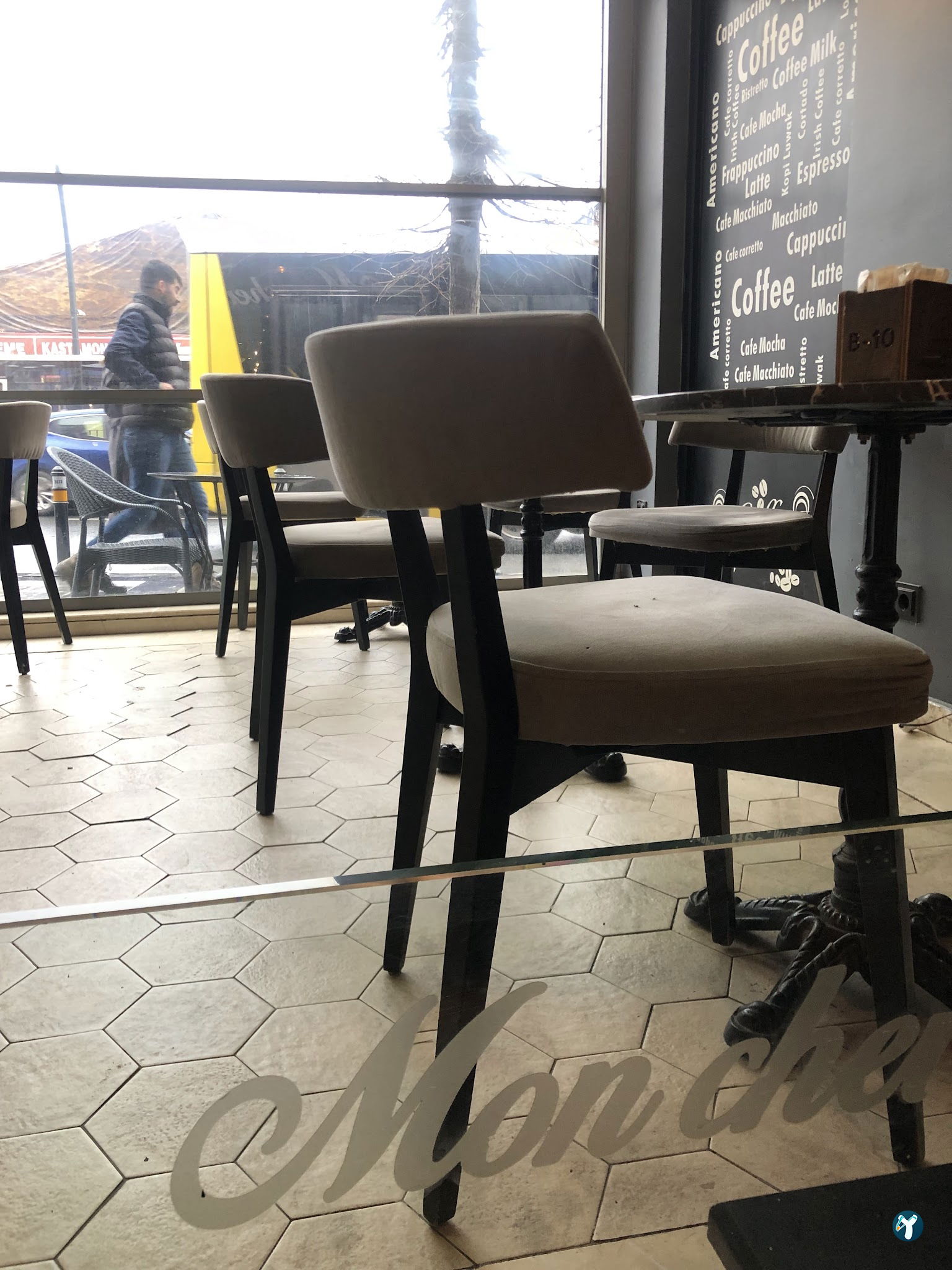 Mon Cher Cafe & Kitchen
