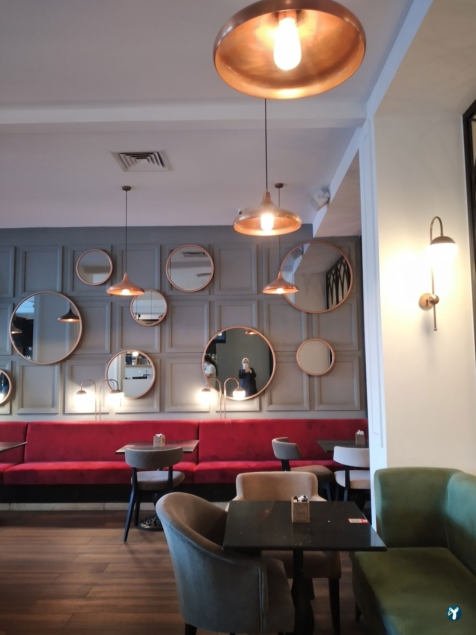 Mon Cher Cafe & Kitchen