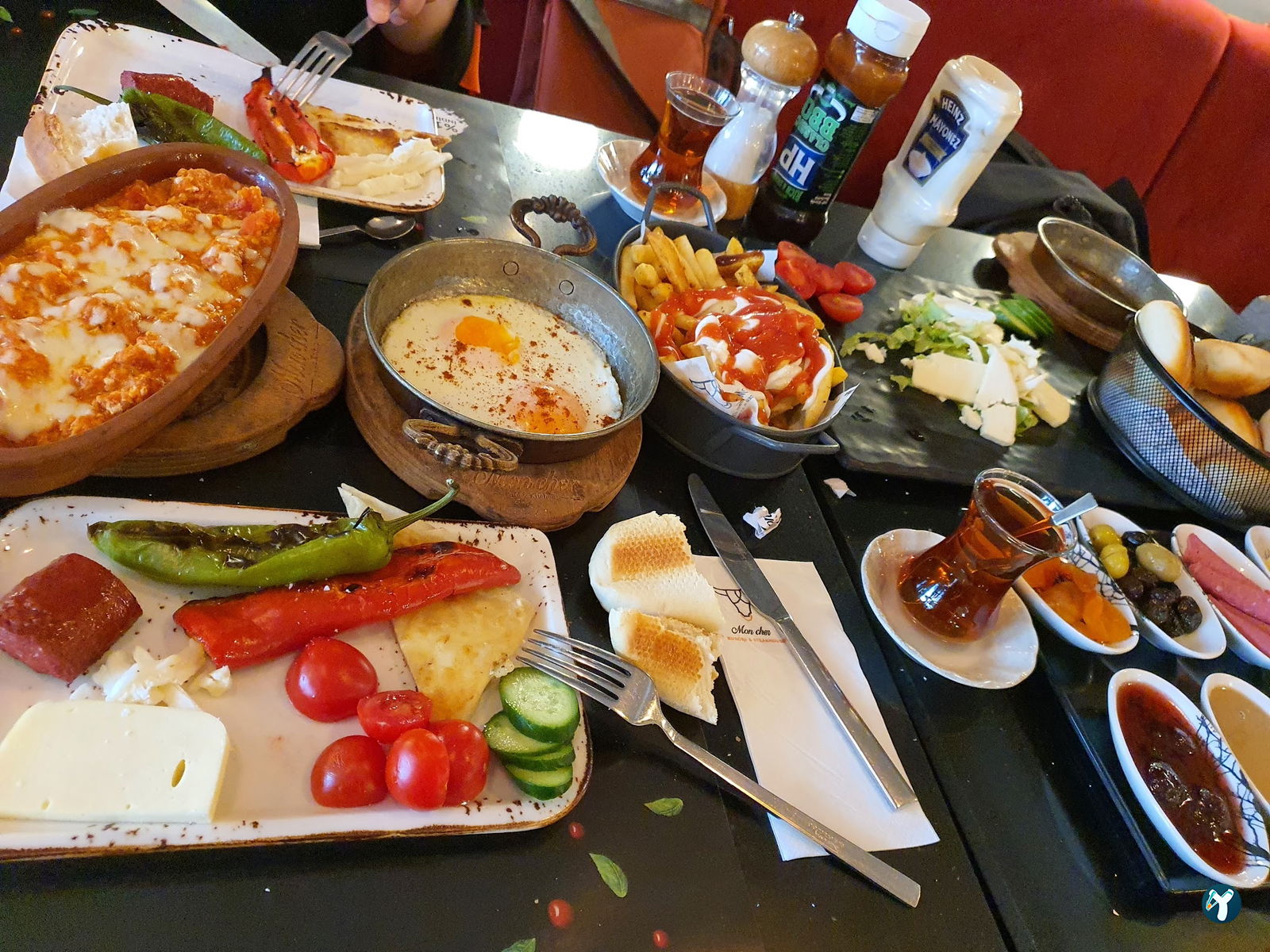 Mon Cher Cafe & Kitchen