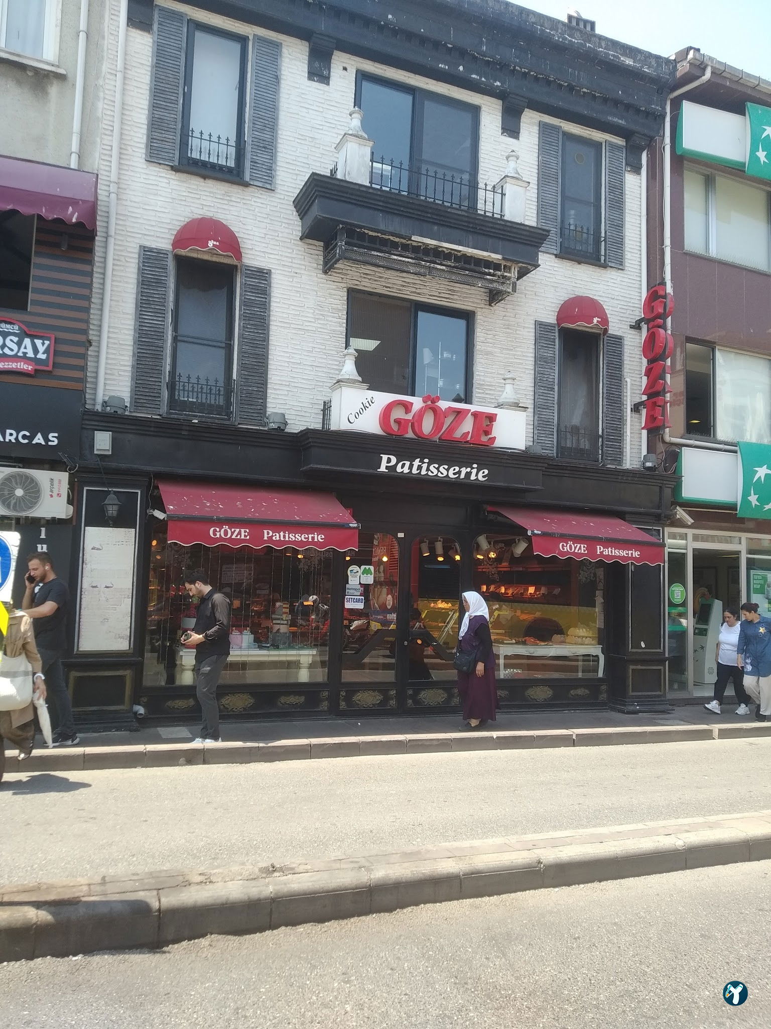 Göze Sarıyer Pastanesi
