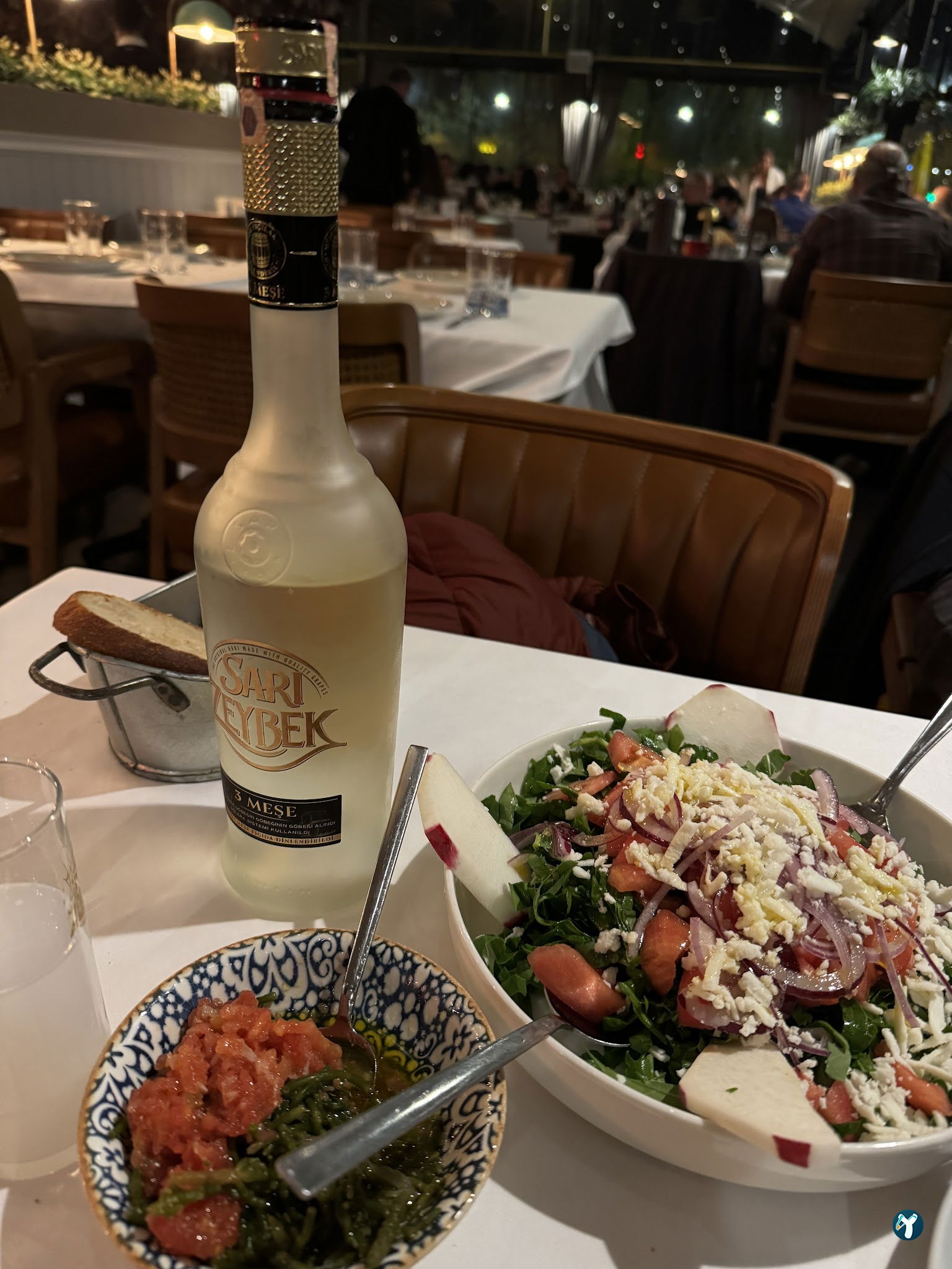 Mazi Restaurant
