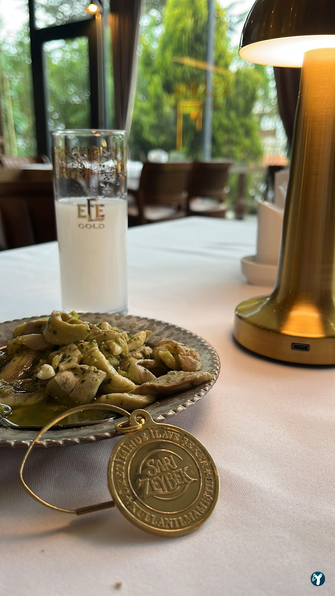 Mazi Restaurant