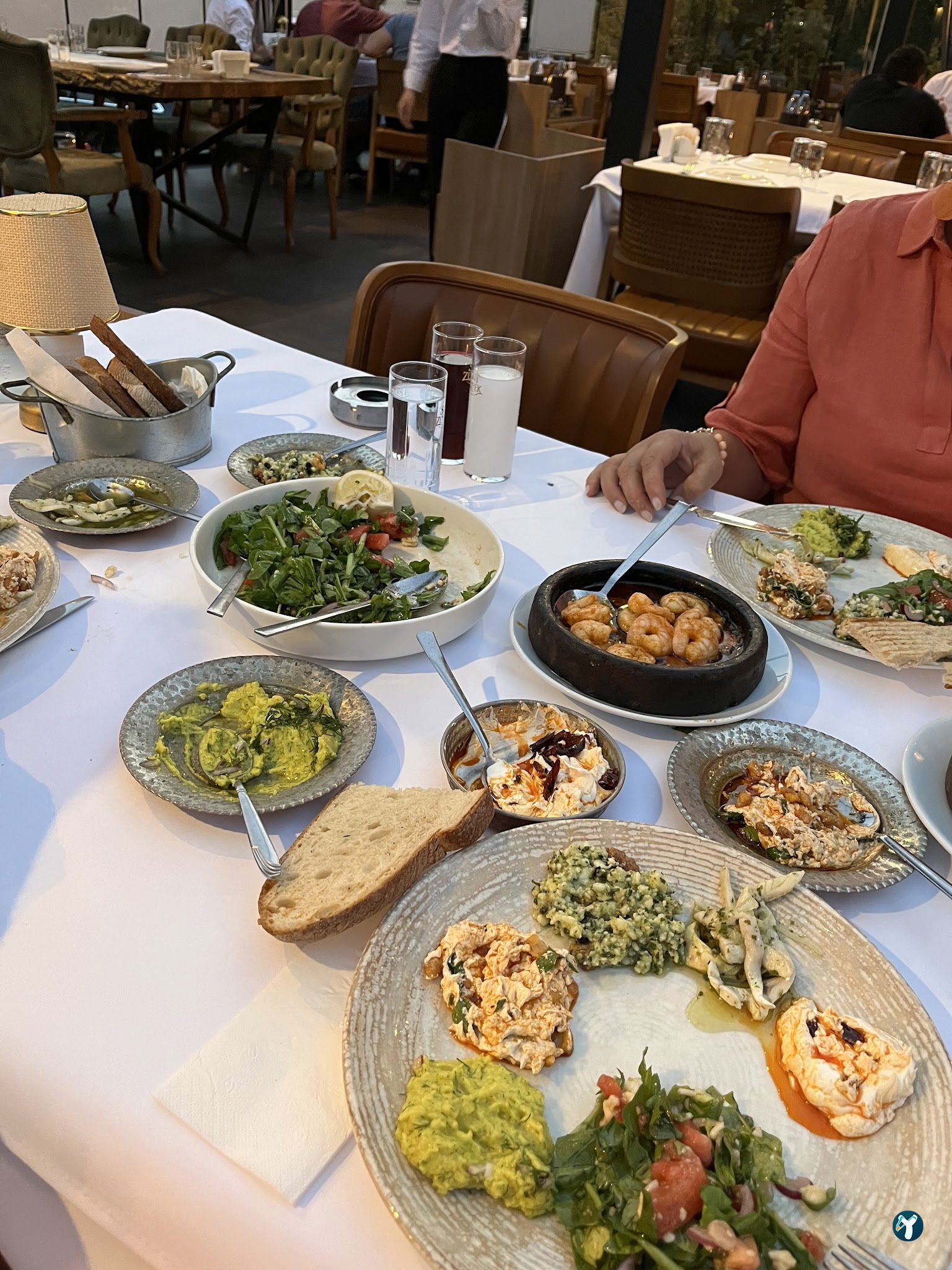 Mazi Restaurant