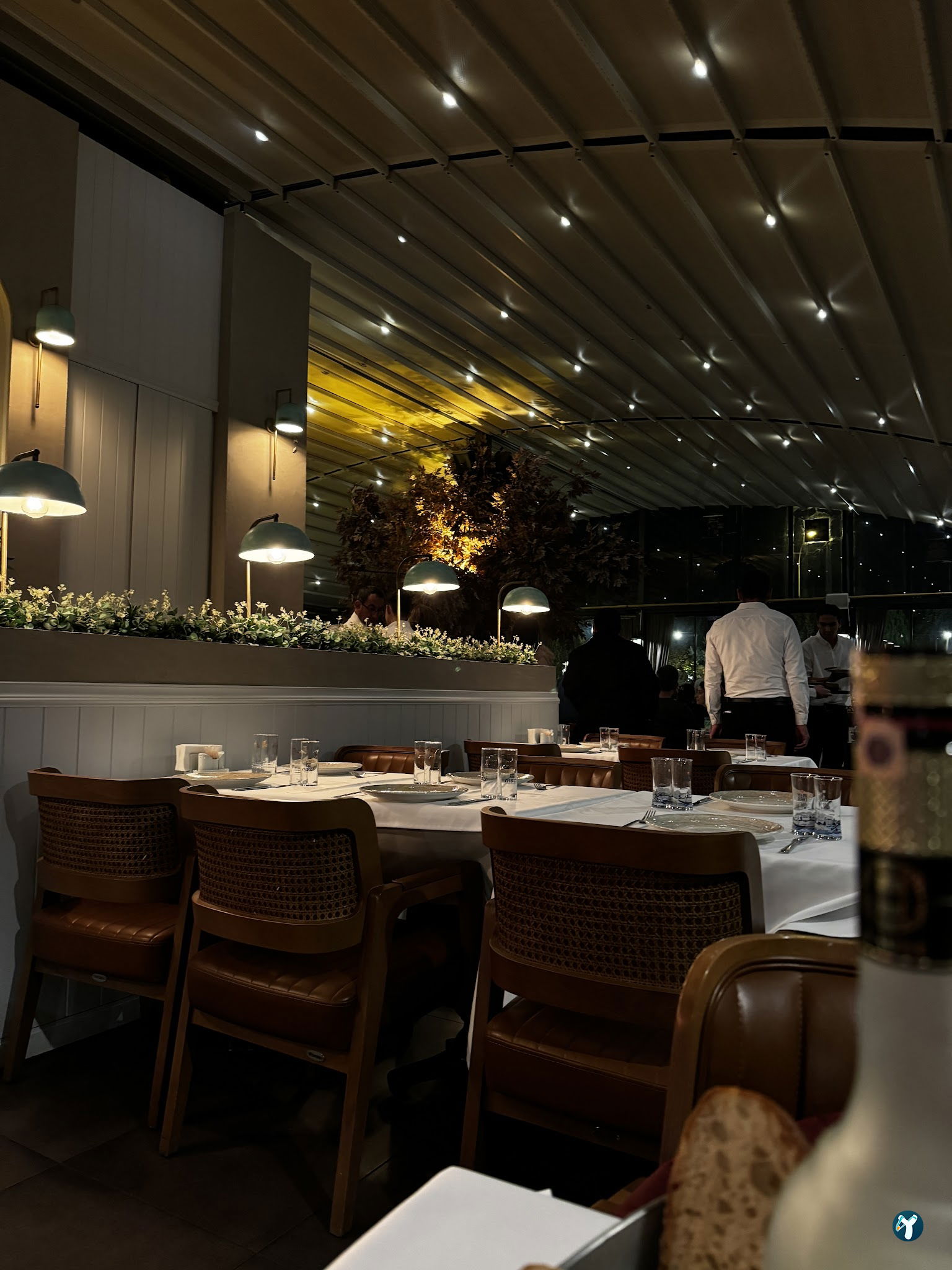 Mazi Restaurant