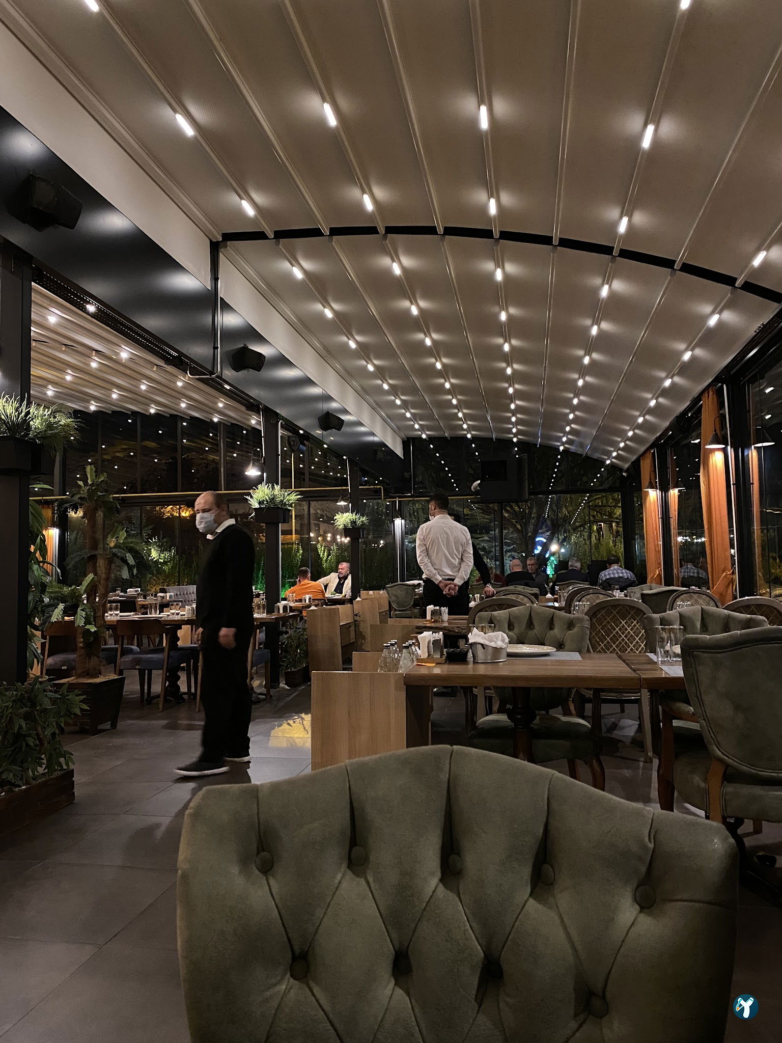 Mazi Restaurant
