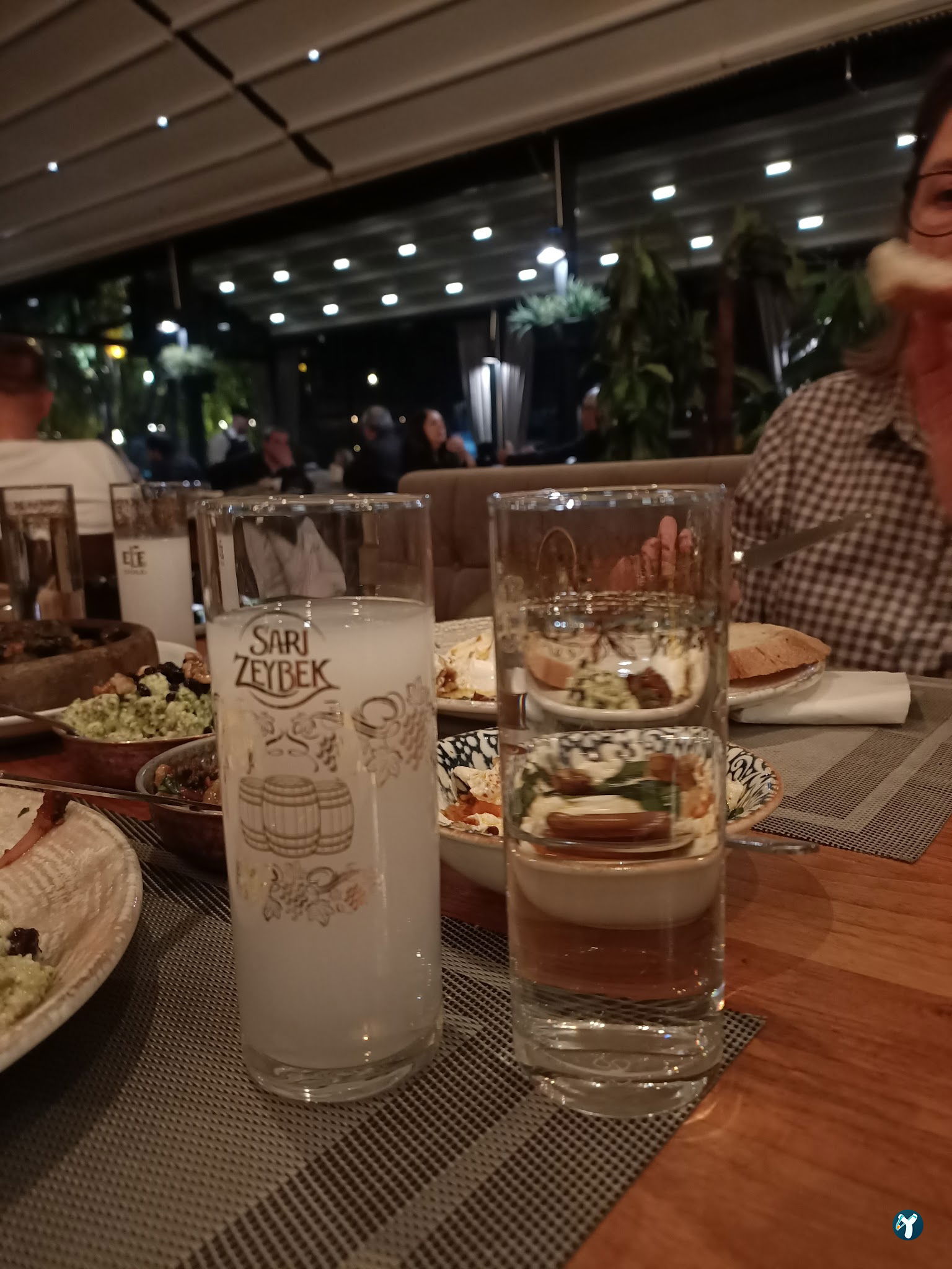 Mazi Restaurant