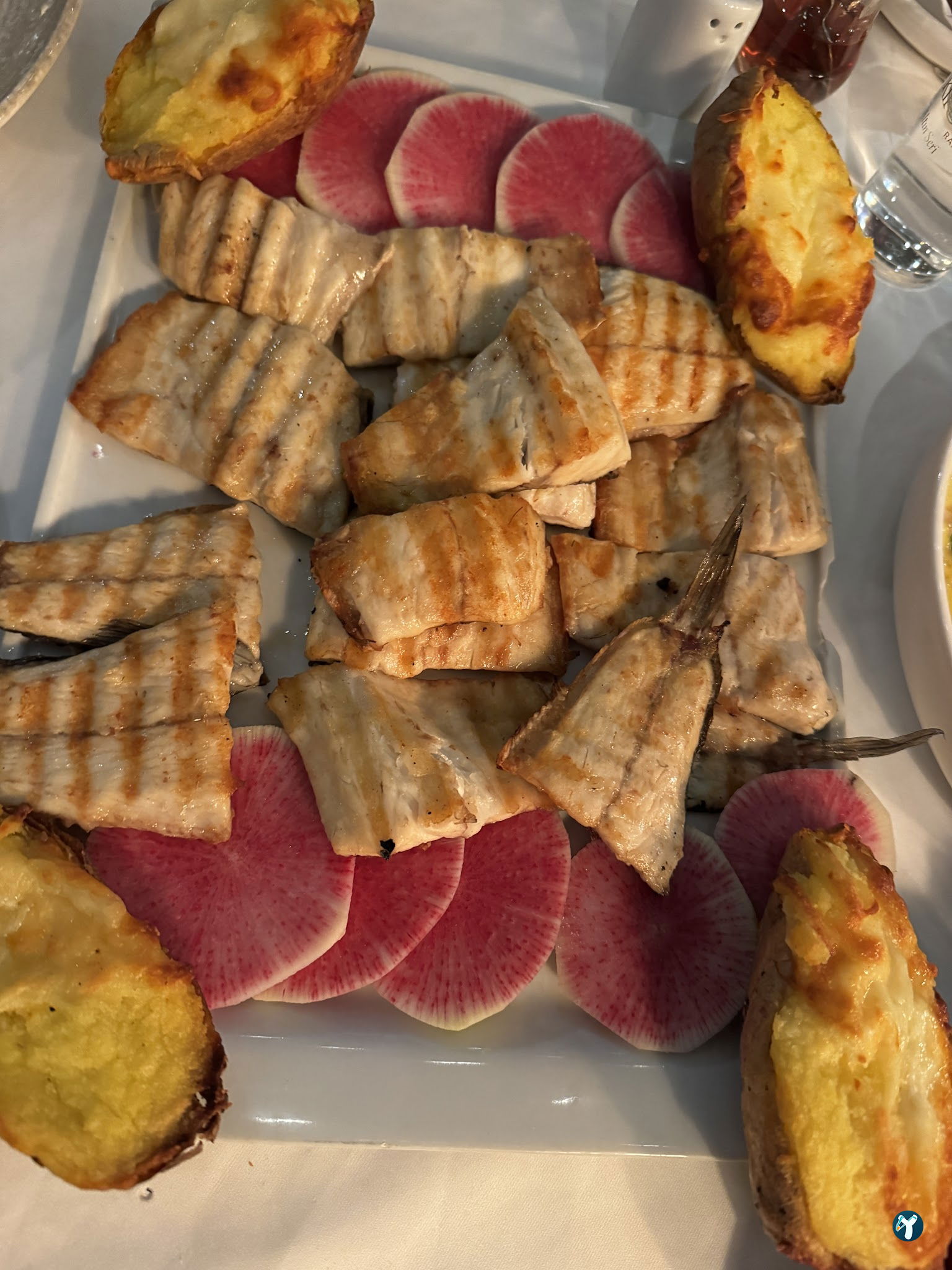 Mazi Restaurant