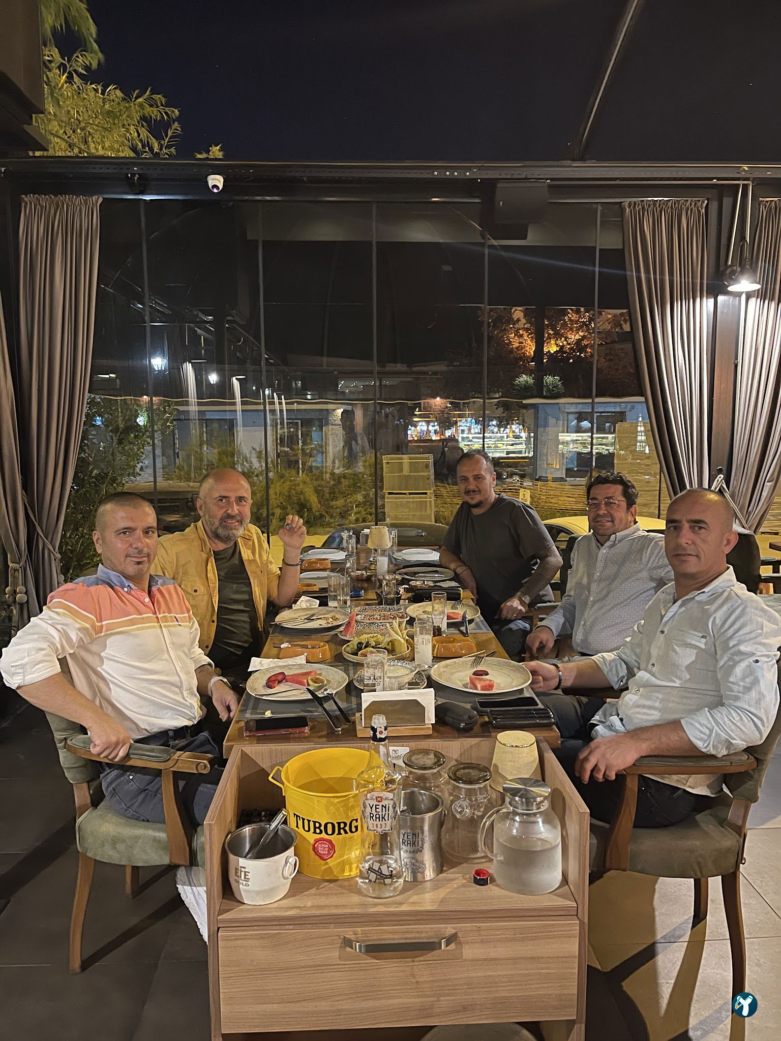 Mazi Restaurant