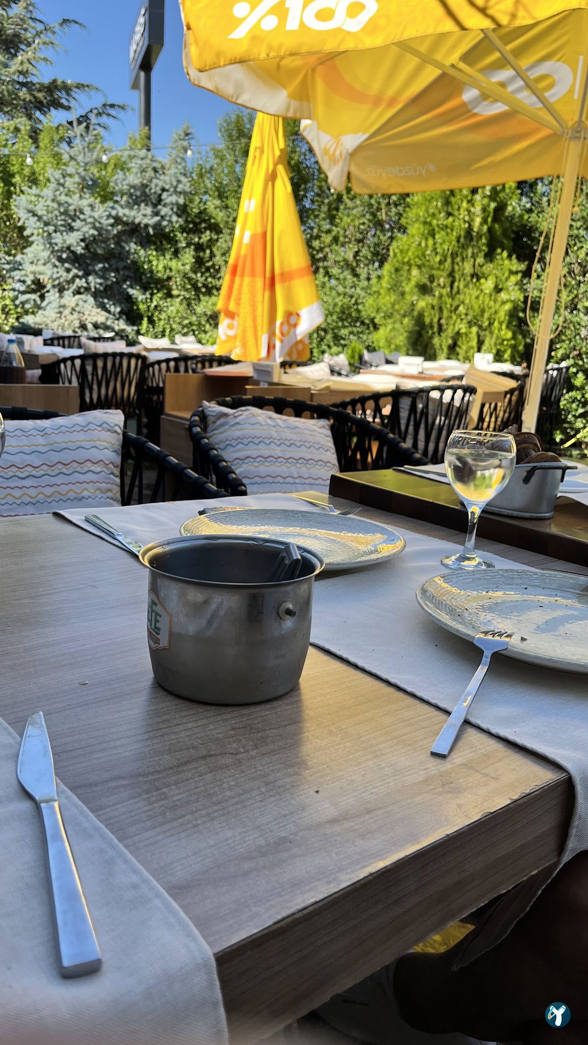 Mazi Restaurant