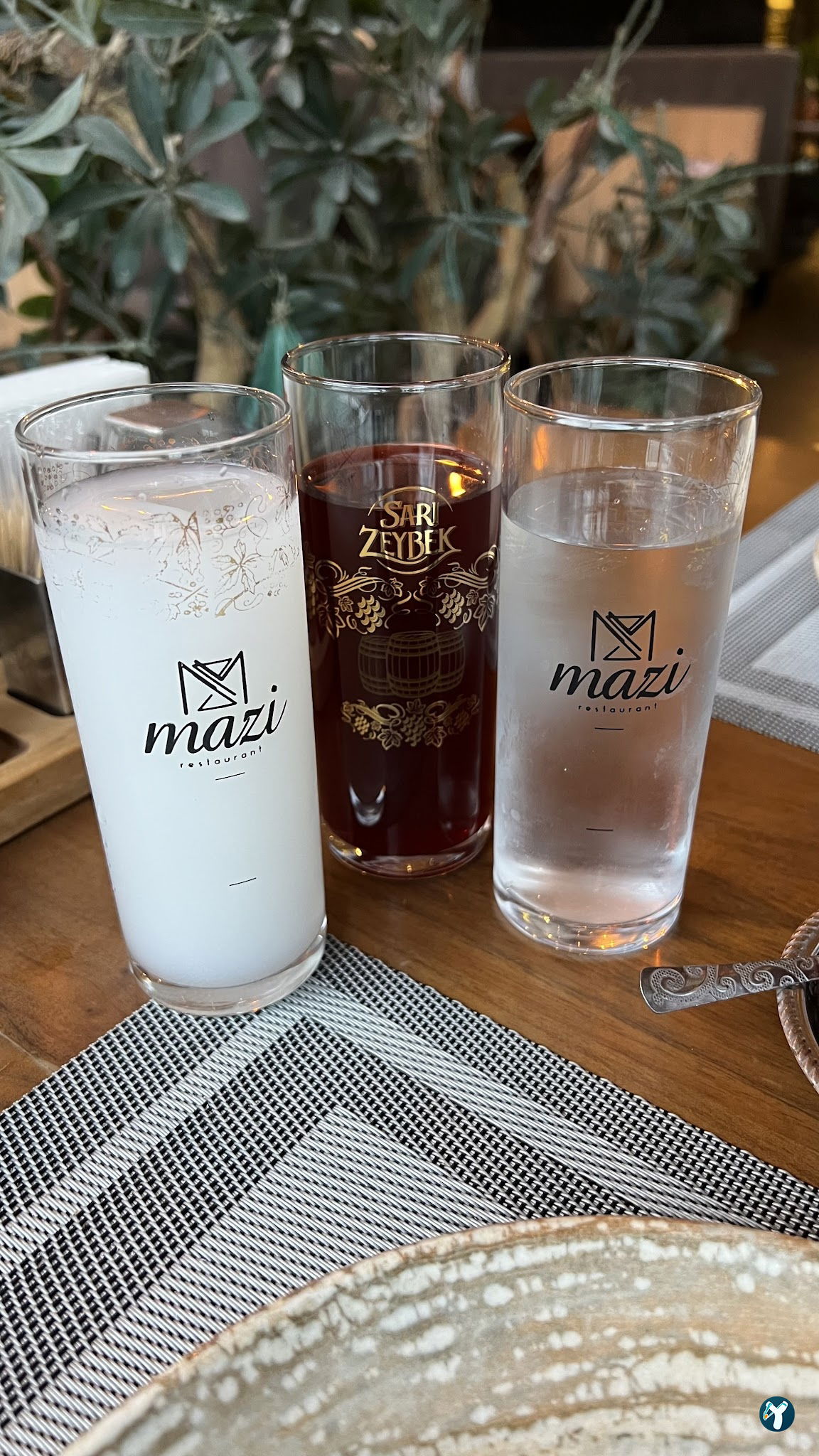 Mazi Restaurant