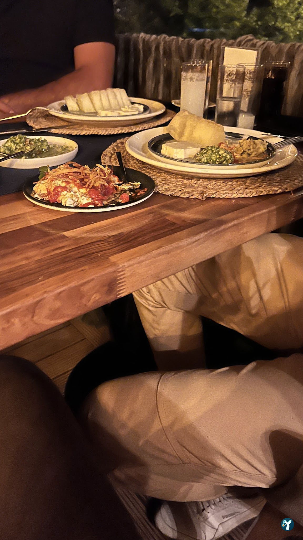 Mazi Restaurant