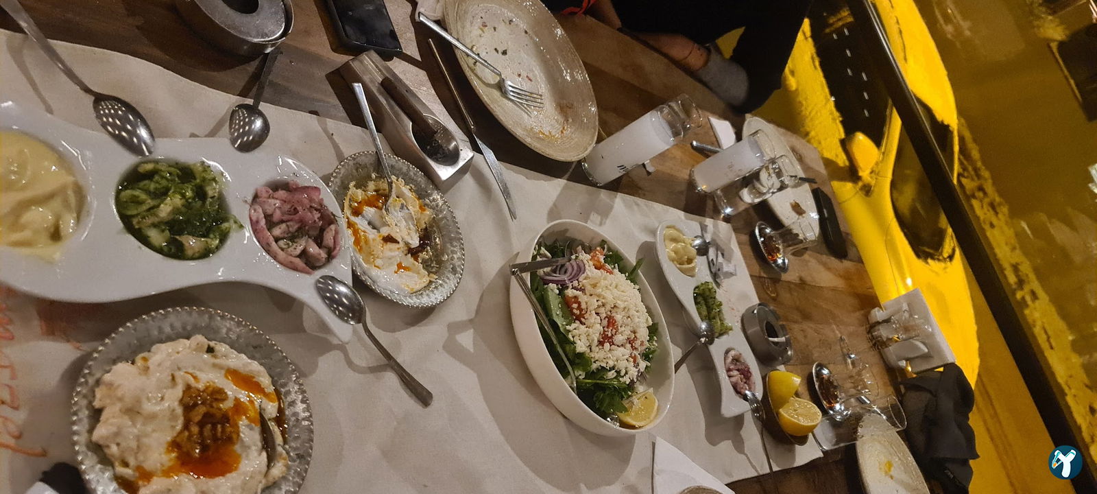Mazi Restaurant