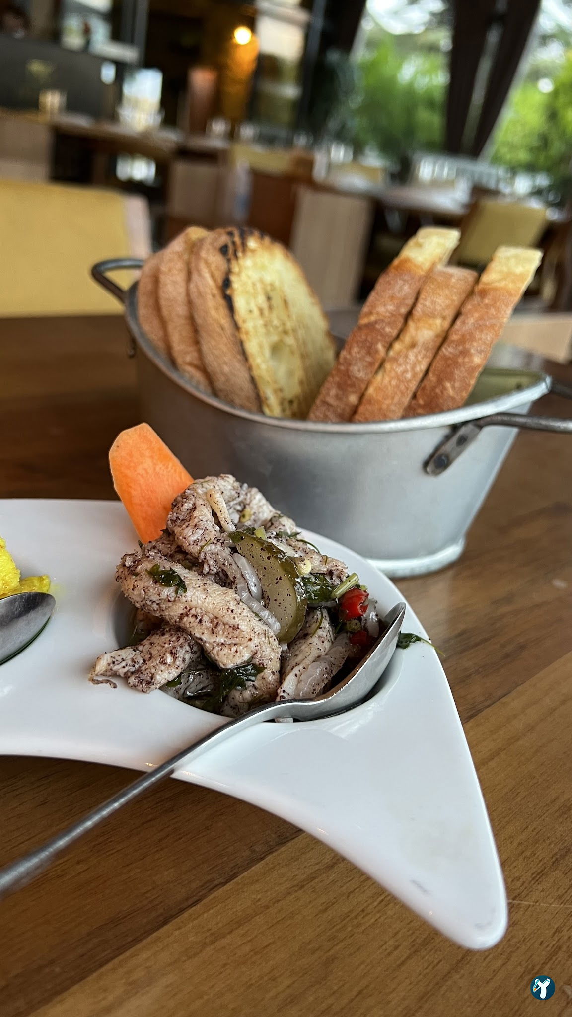 Mazi Restaurant