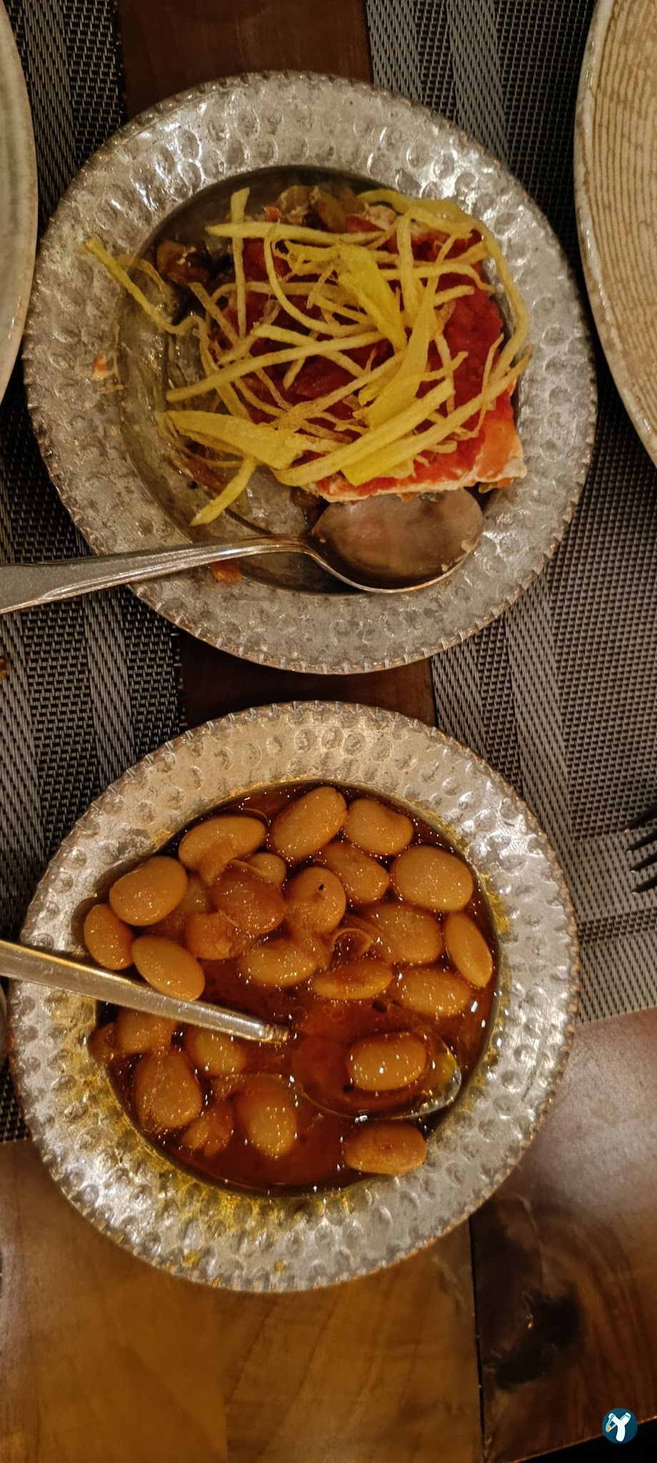 Mazi Restaurant
