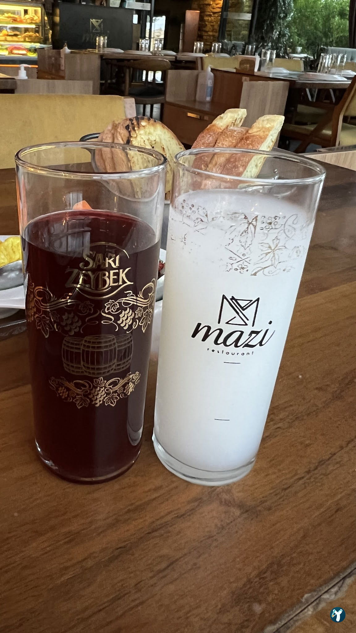 Mazi Restaurant