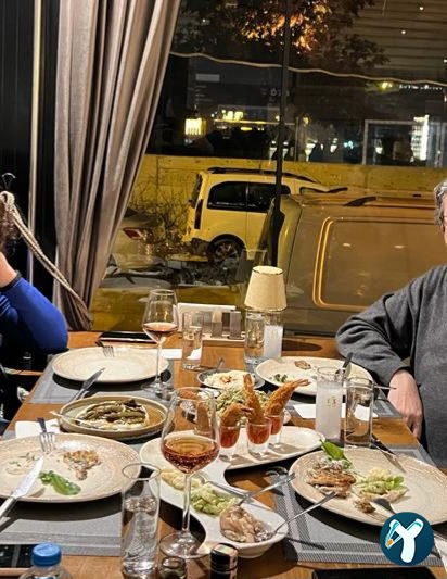 Mazi Restaurant