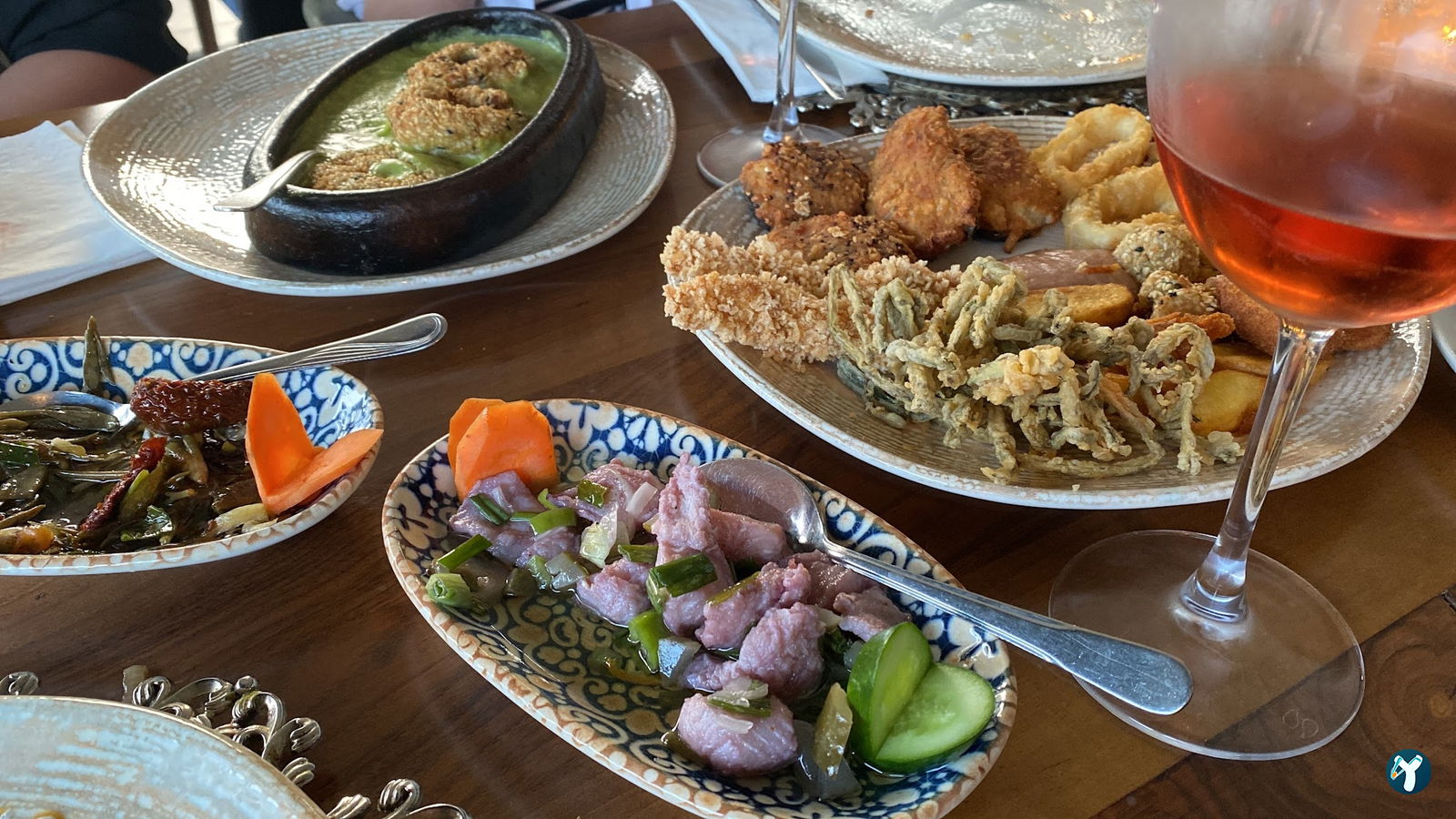 Mazi Restaurant