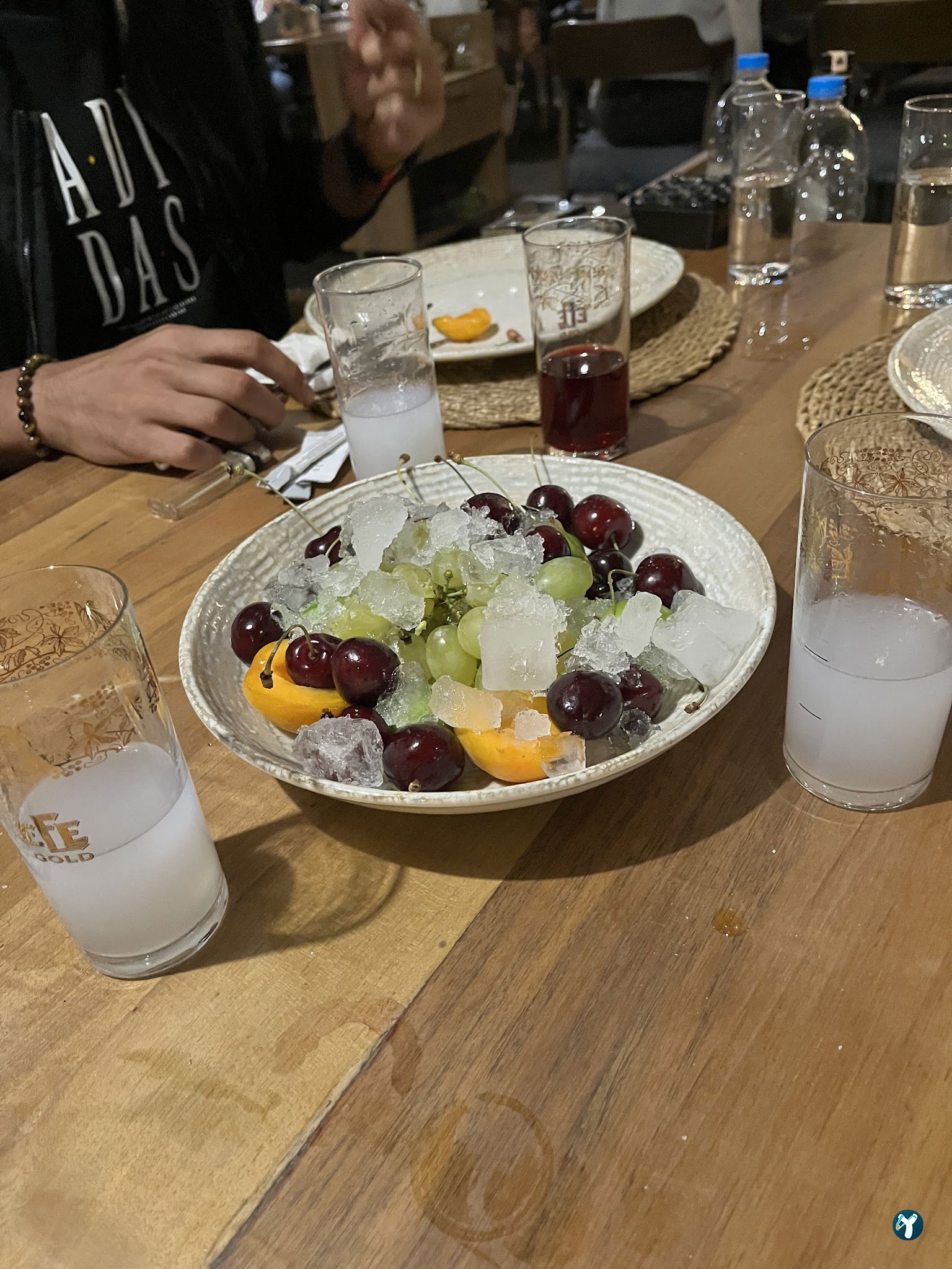 Mazi Restaurant
