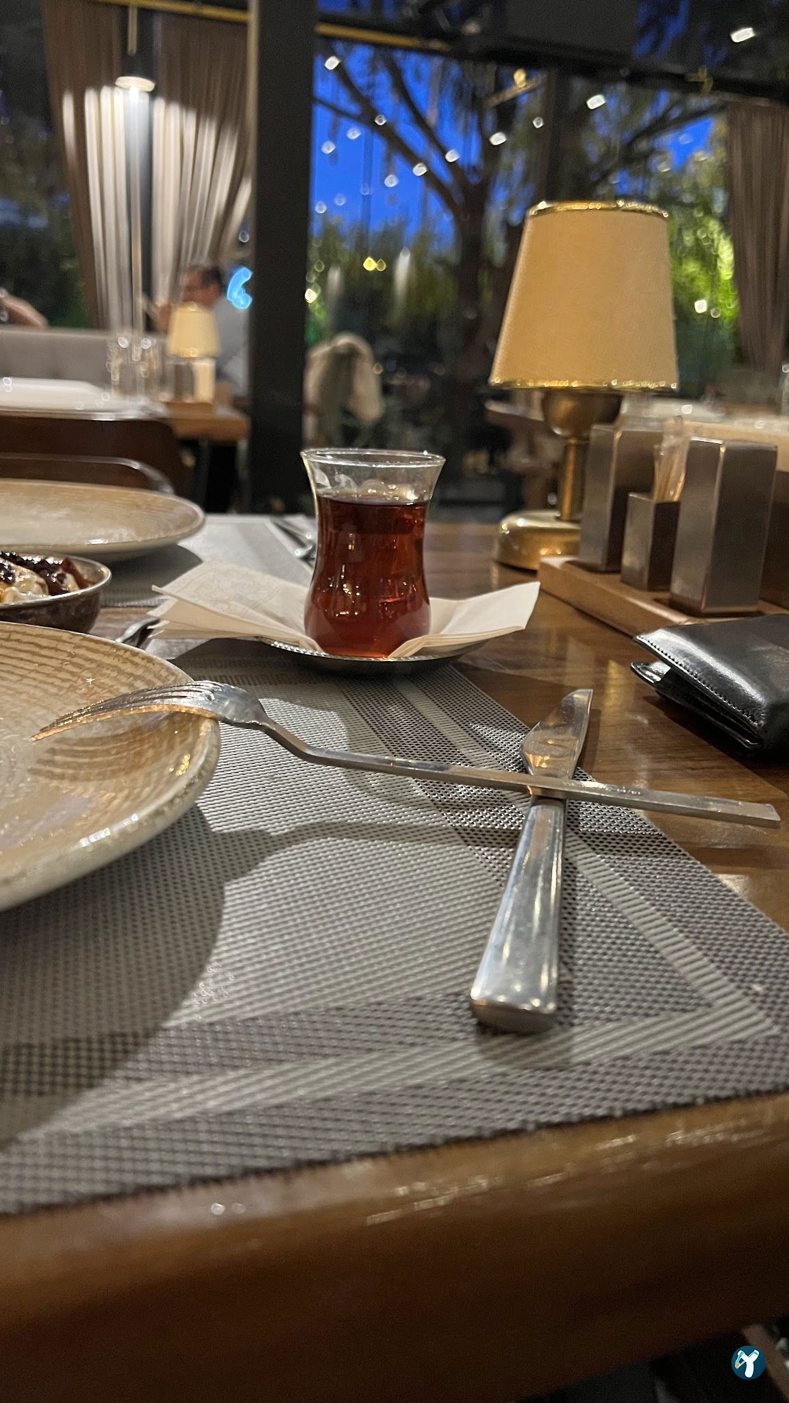 Mazi Restaurant