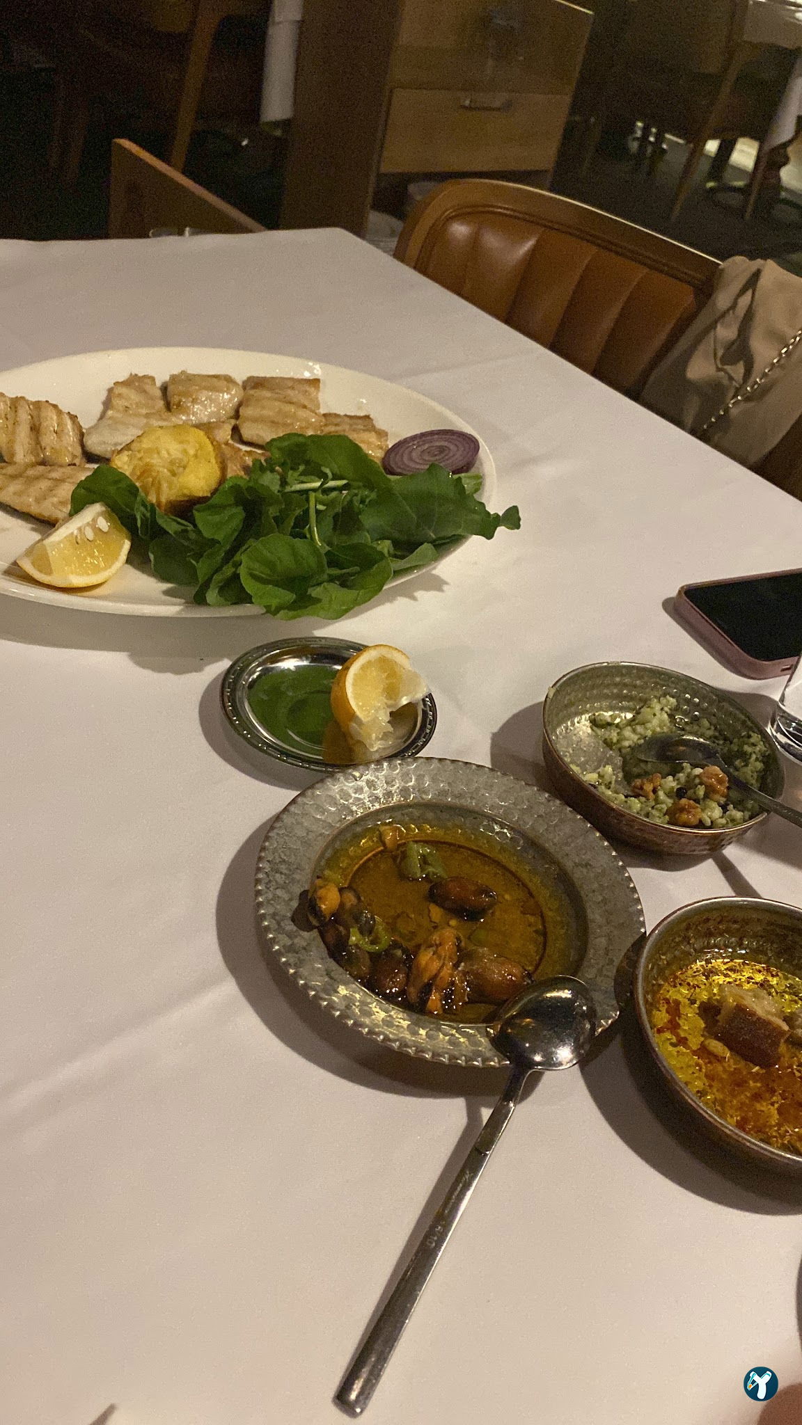 Mazi Restaurant