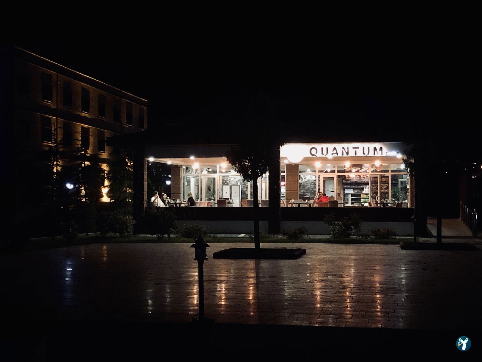 Quantum Cafe & Restoran