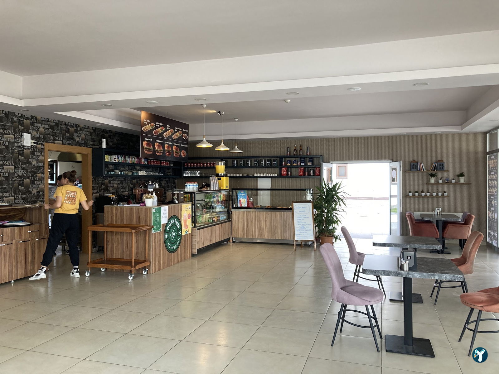 Quantum Cafe & Restoran