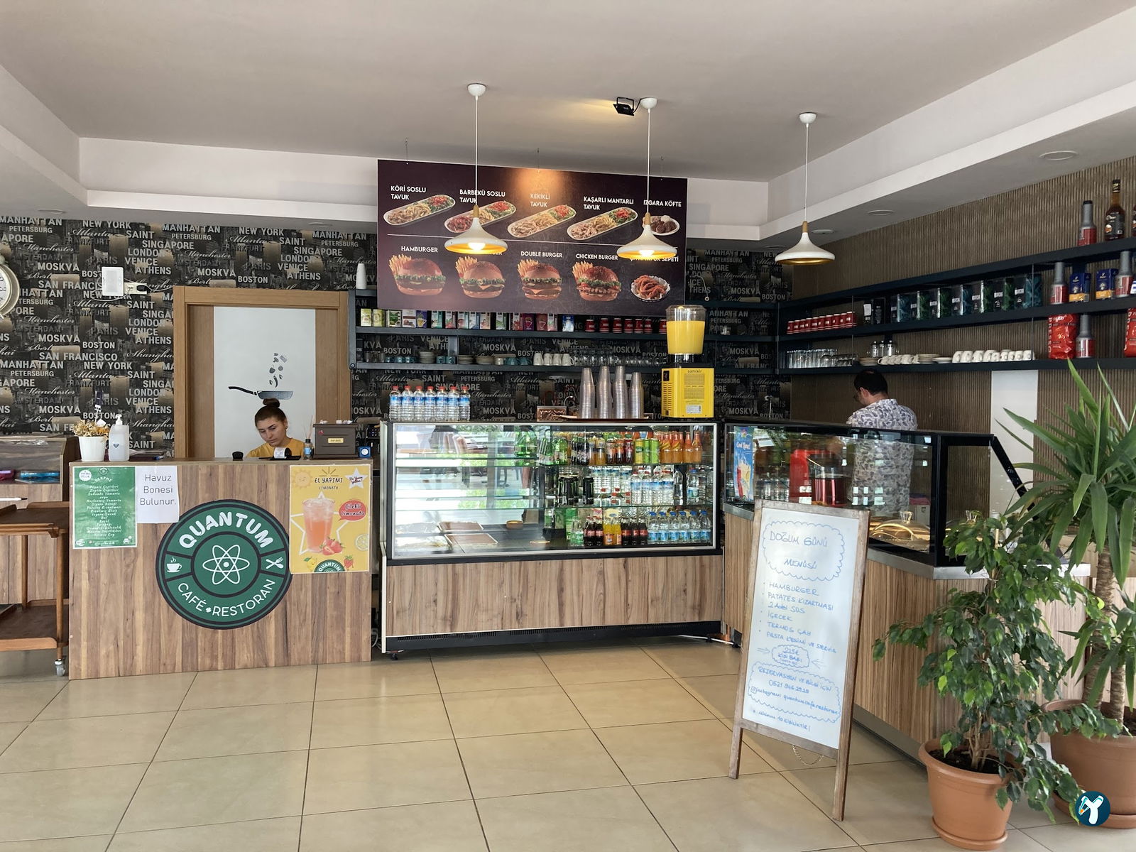 Quantum Cafe & Restoran