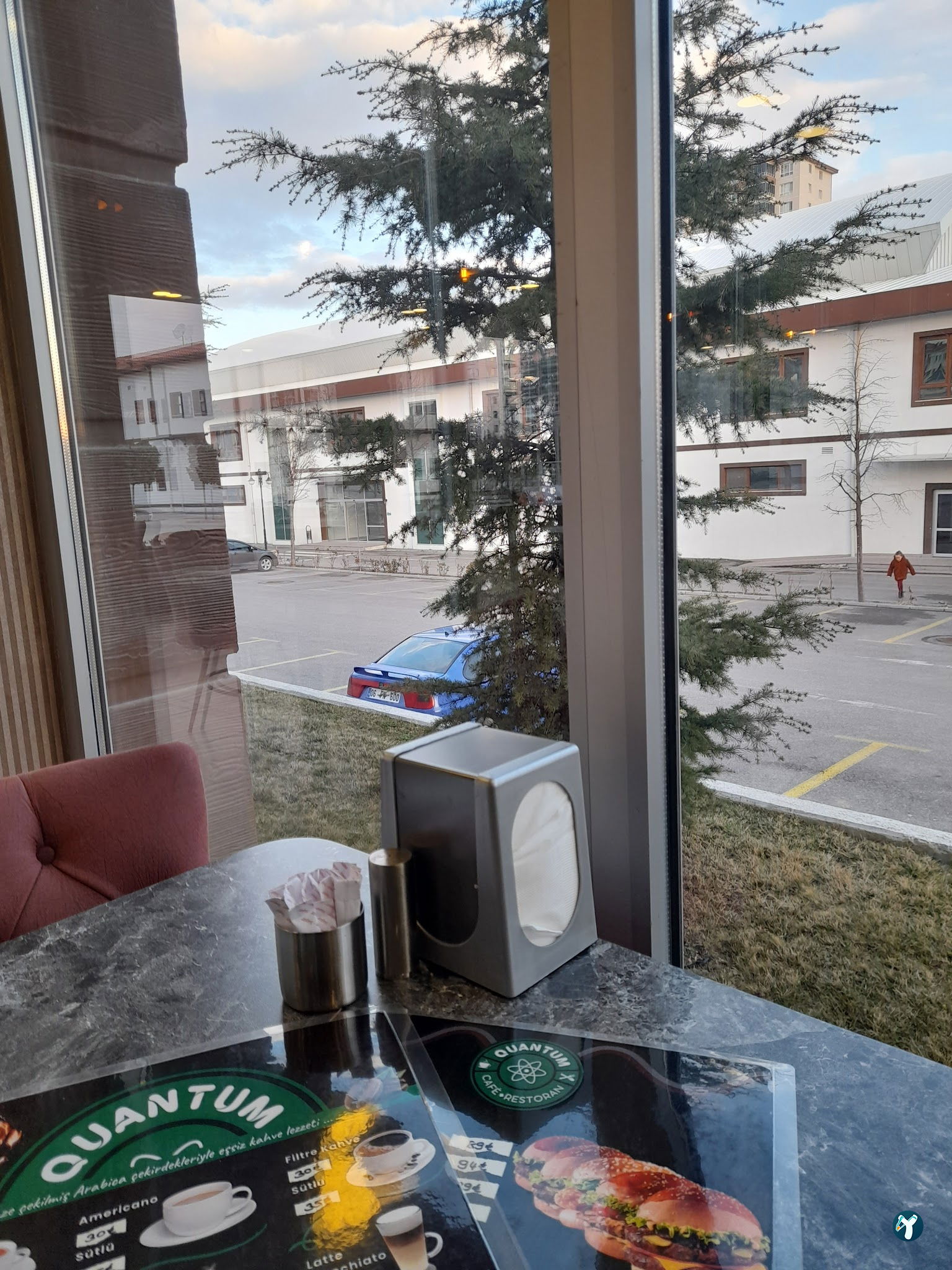 Quantum Cafe & Restoran