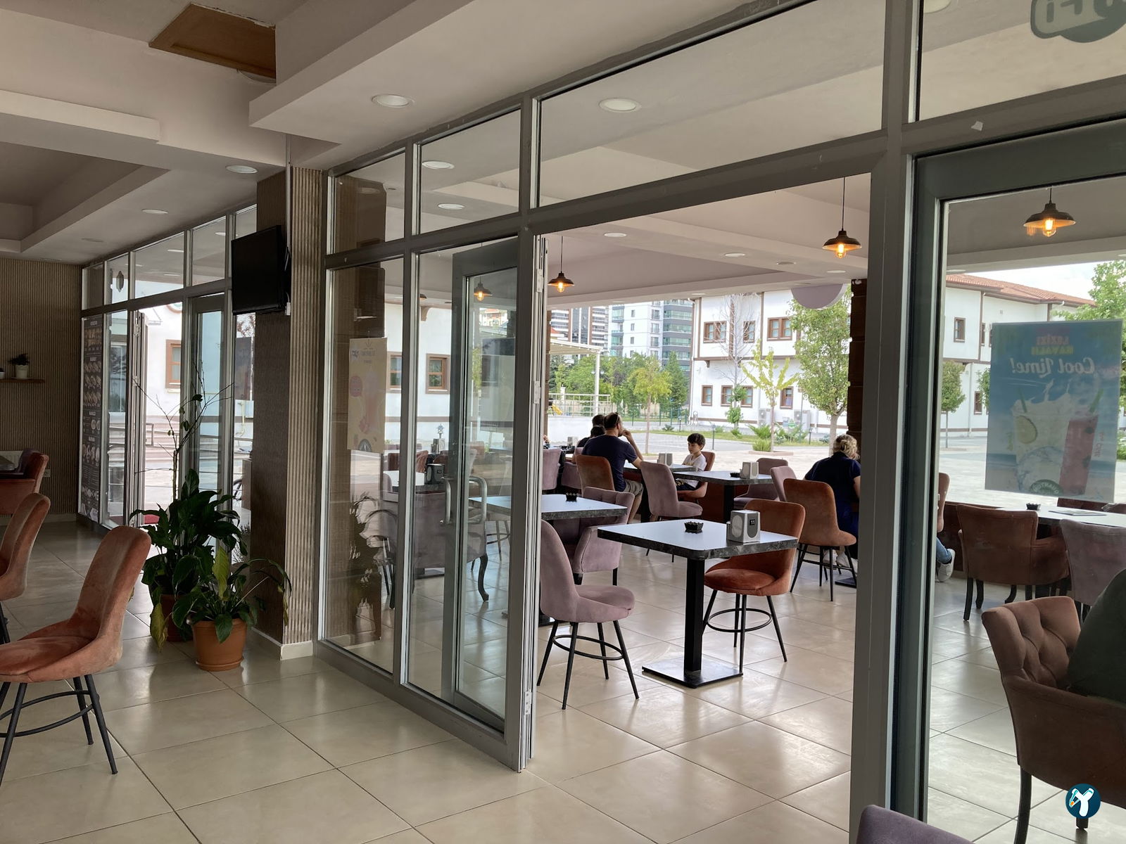 Quantum Cafe & Restoran