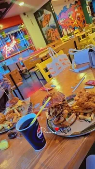 Arquet Burger & Fries resimleri