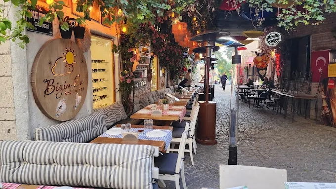 Bizim Ev Restaurant Alaçatı