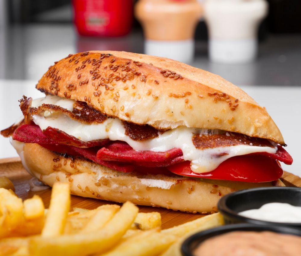 Sucuklu Kaşarlı Kumru