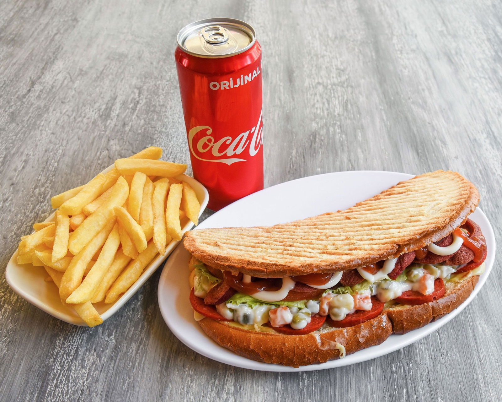 Sucuklu Kaşarlı Ayvalık Tostu Menü