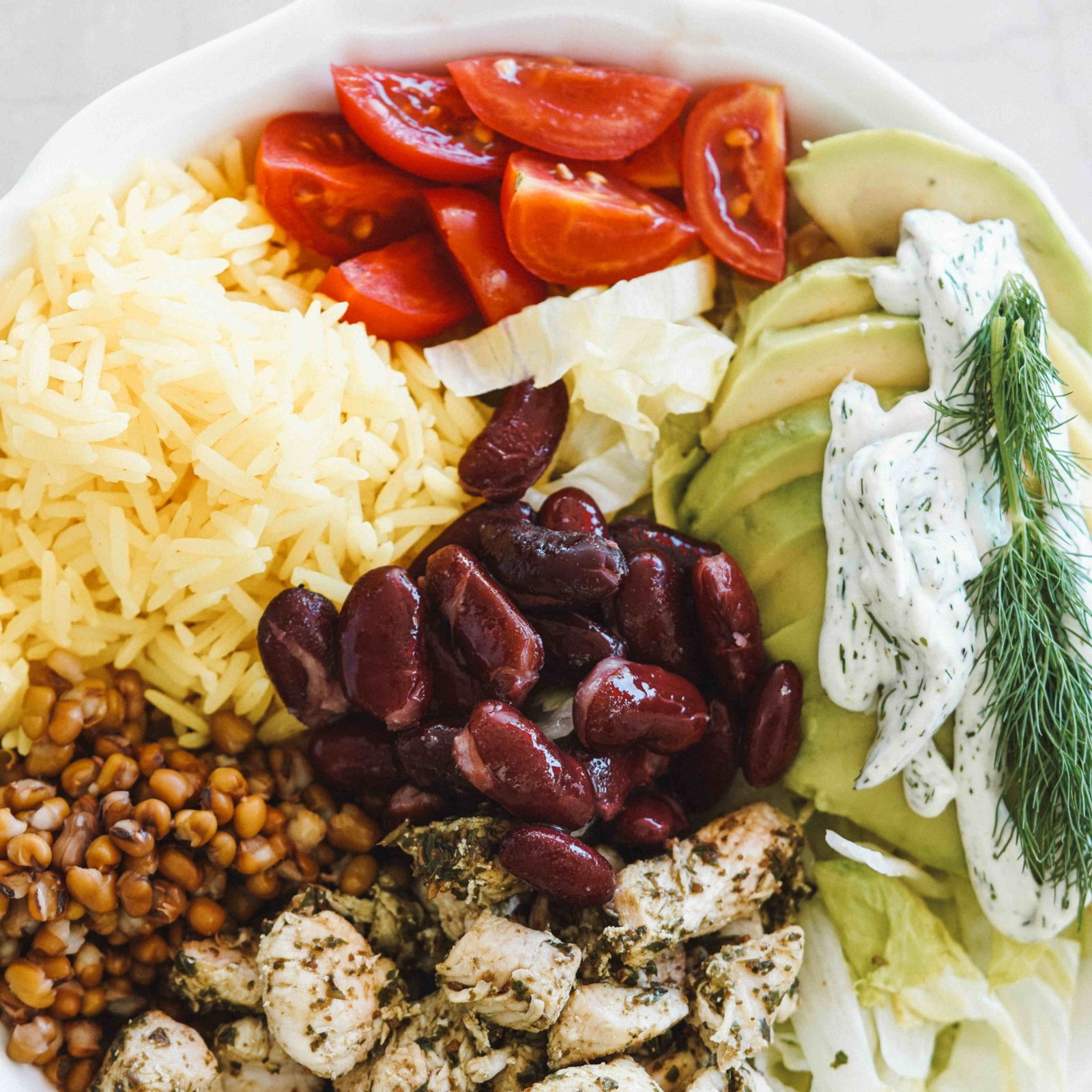 Avokadolu Tavuklu Bowl