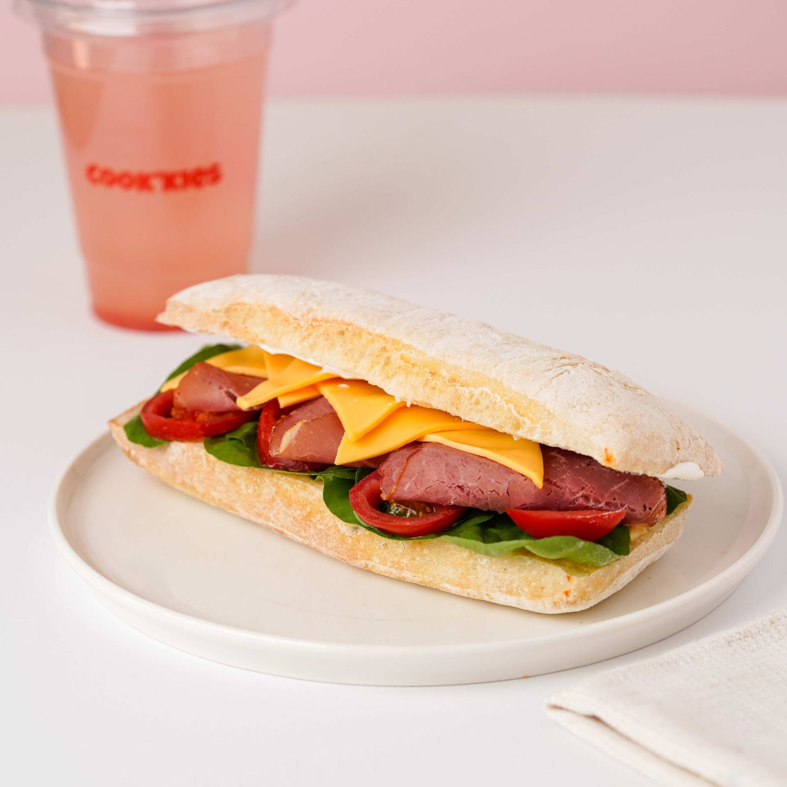 Ciabatta Ekmeğine Füme Et Sandviç