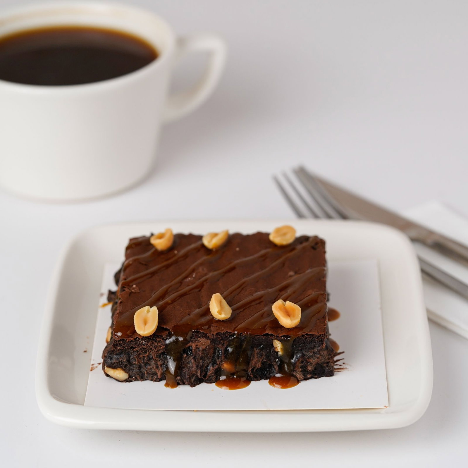 Karamelli Yerfıstıklı Brownie