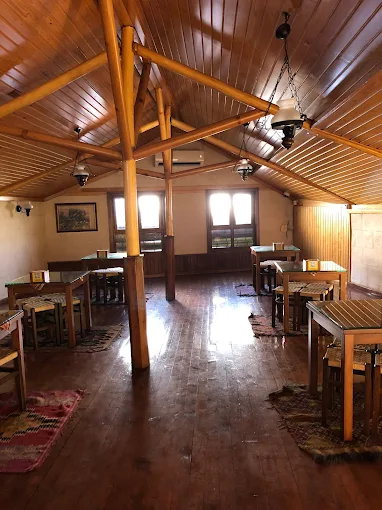 Elmacı Pazarı Güllüoğlu