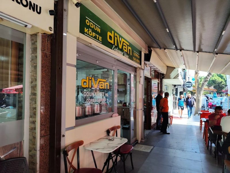 Salihli Divan Odun Kofte & Corba Salonu